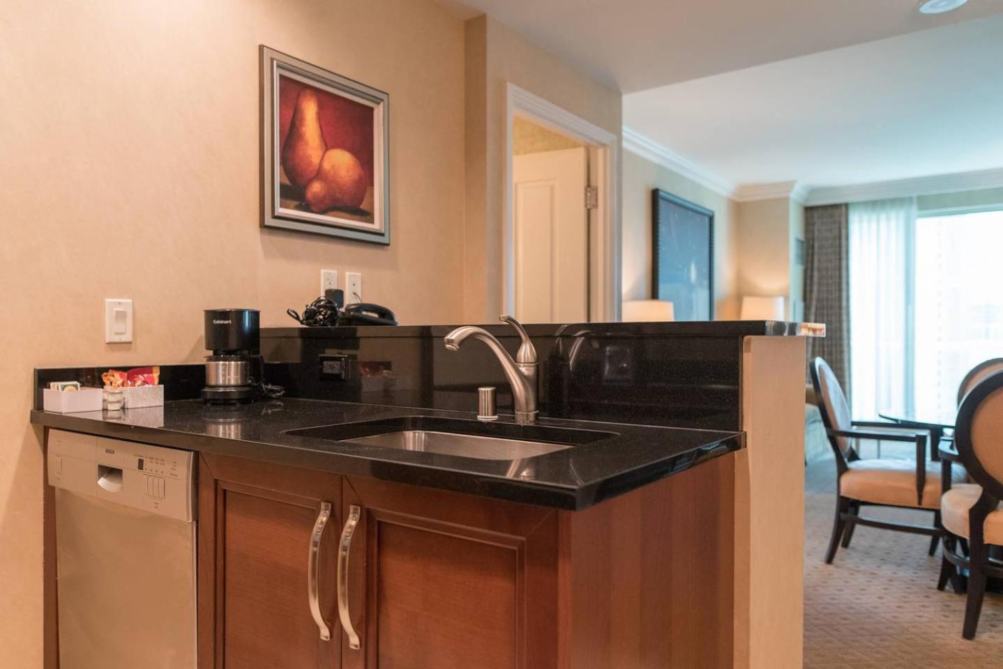 One-Bedroom Apartment - Photo 29