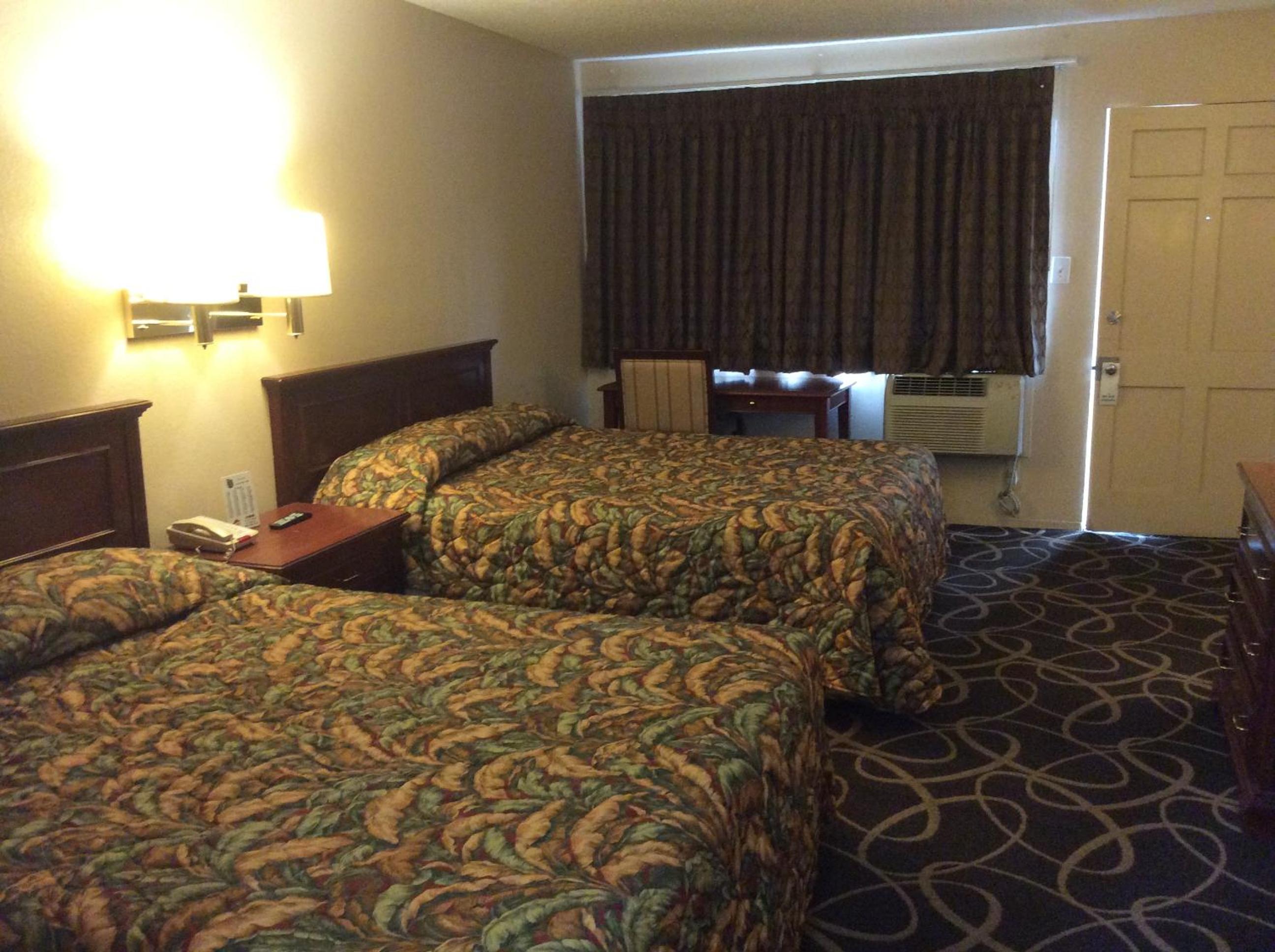 Double Room with Two Double Beds - Photo 6