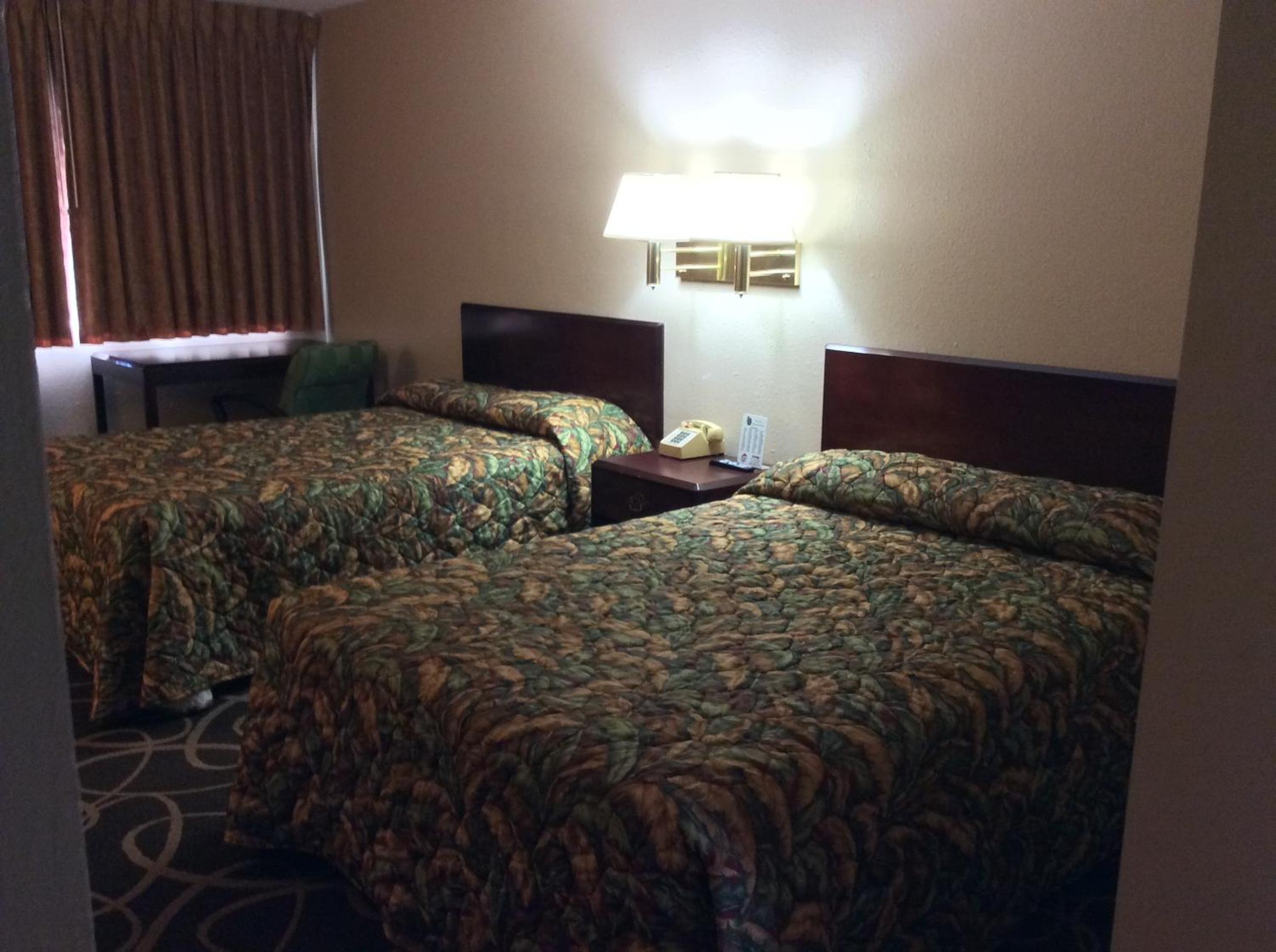 Double Room with Two Double Beds - Photo 7