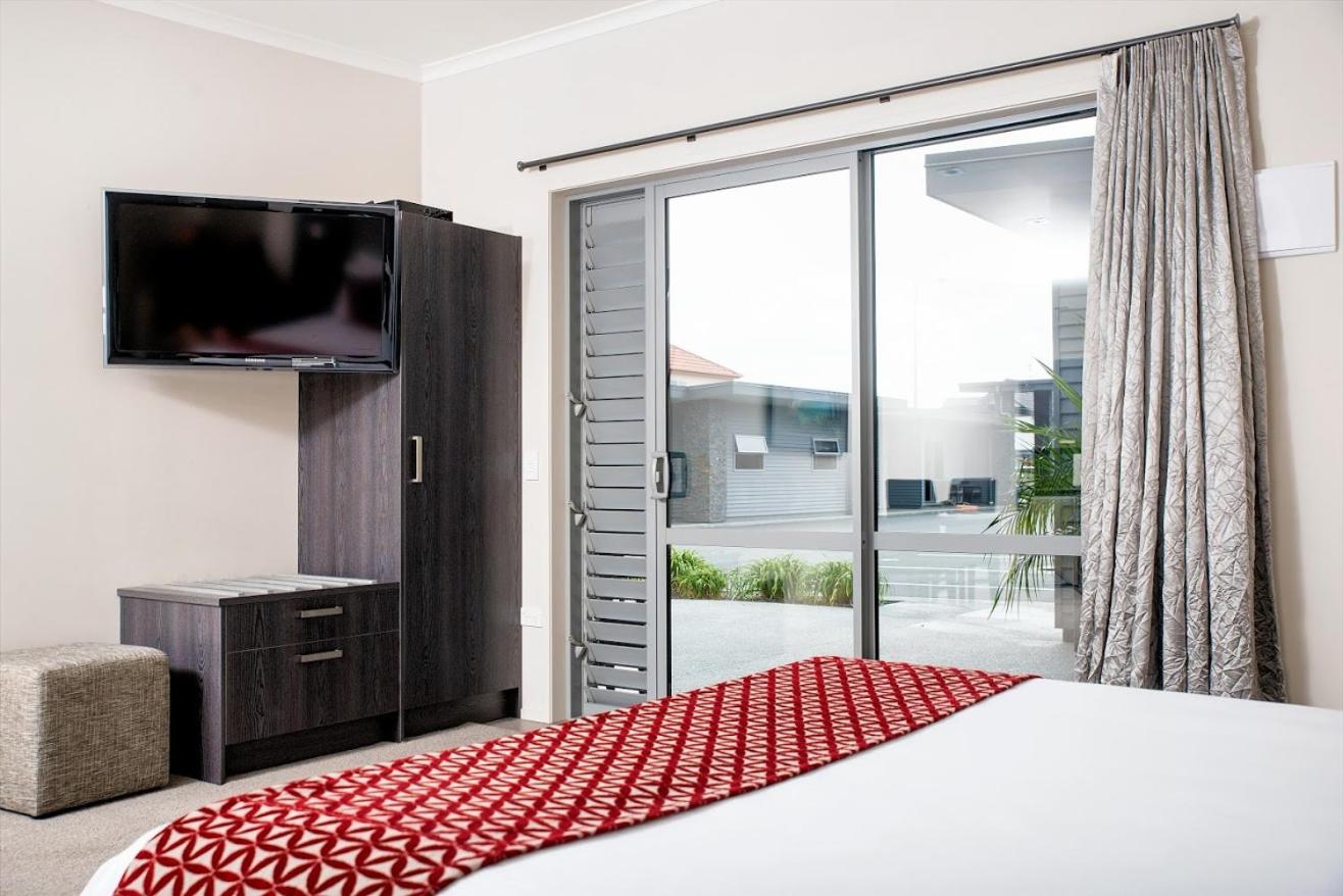 Executive Studio with Spa Bath