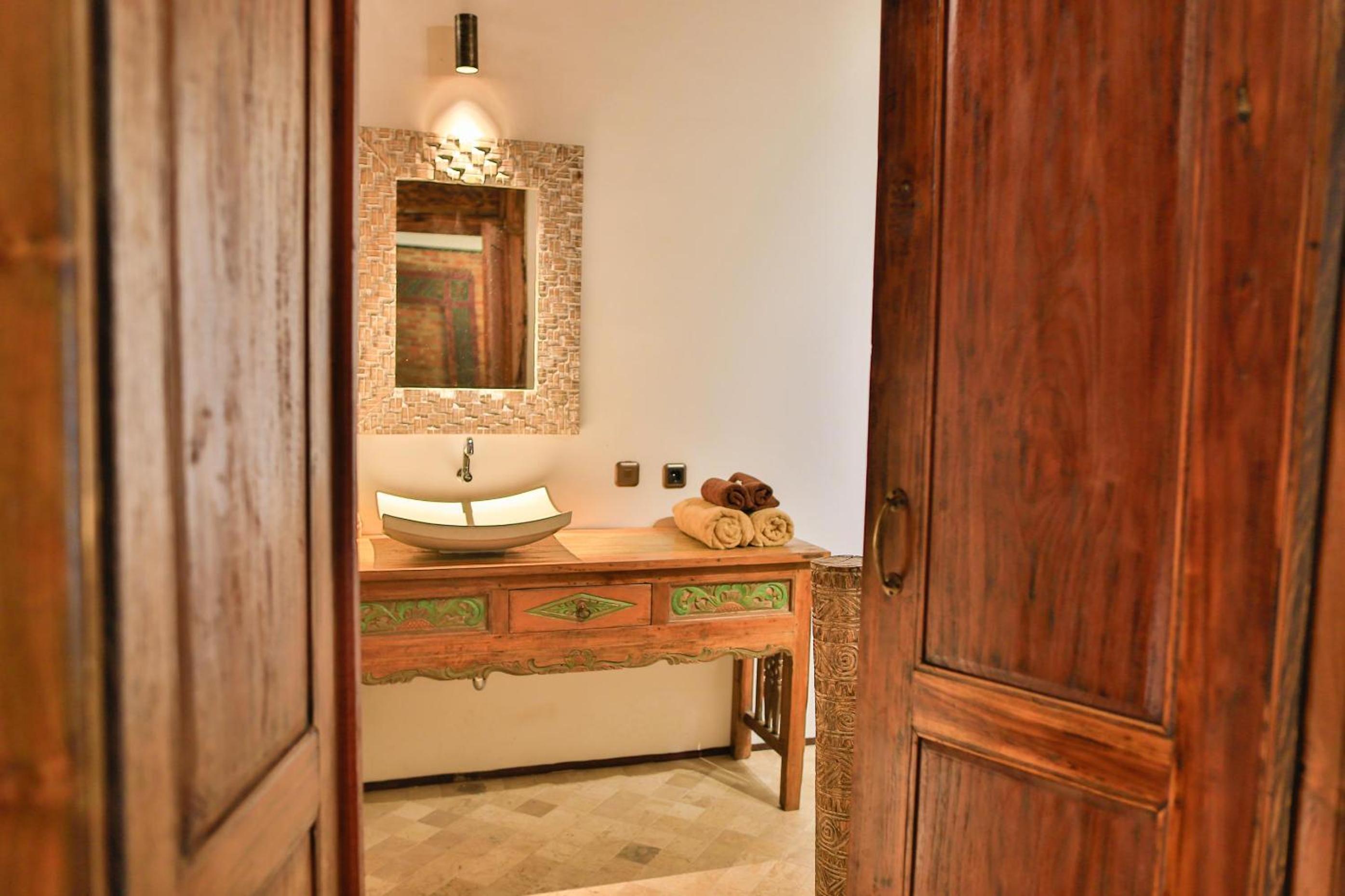 Two-Bedroom Villa with Private Pool - Photo 12