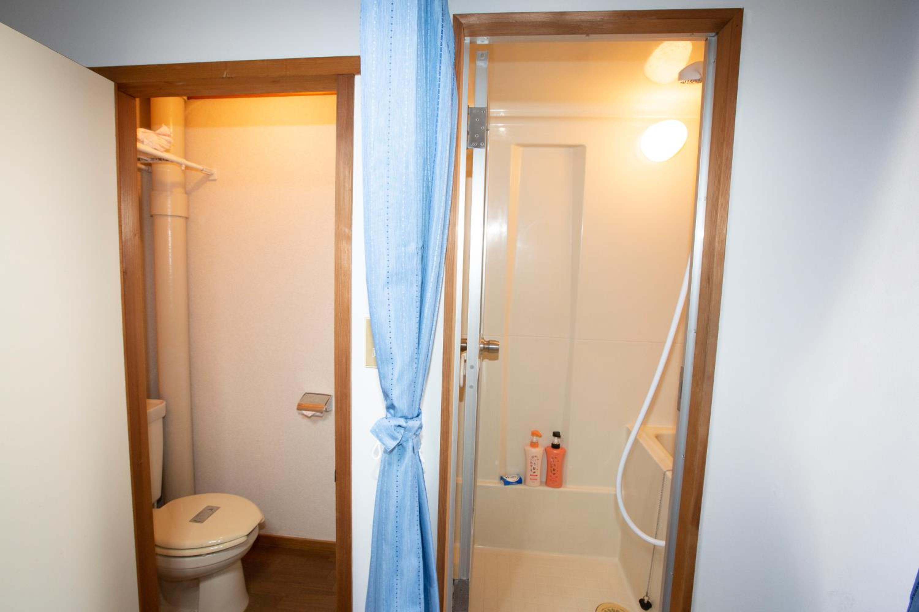 Standard Twin Room photo 2