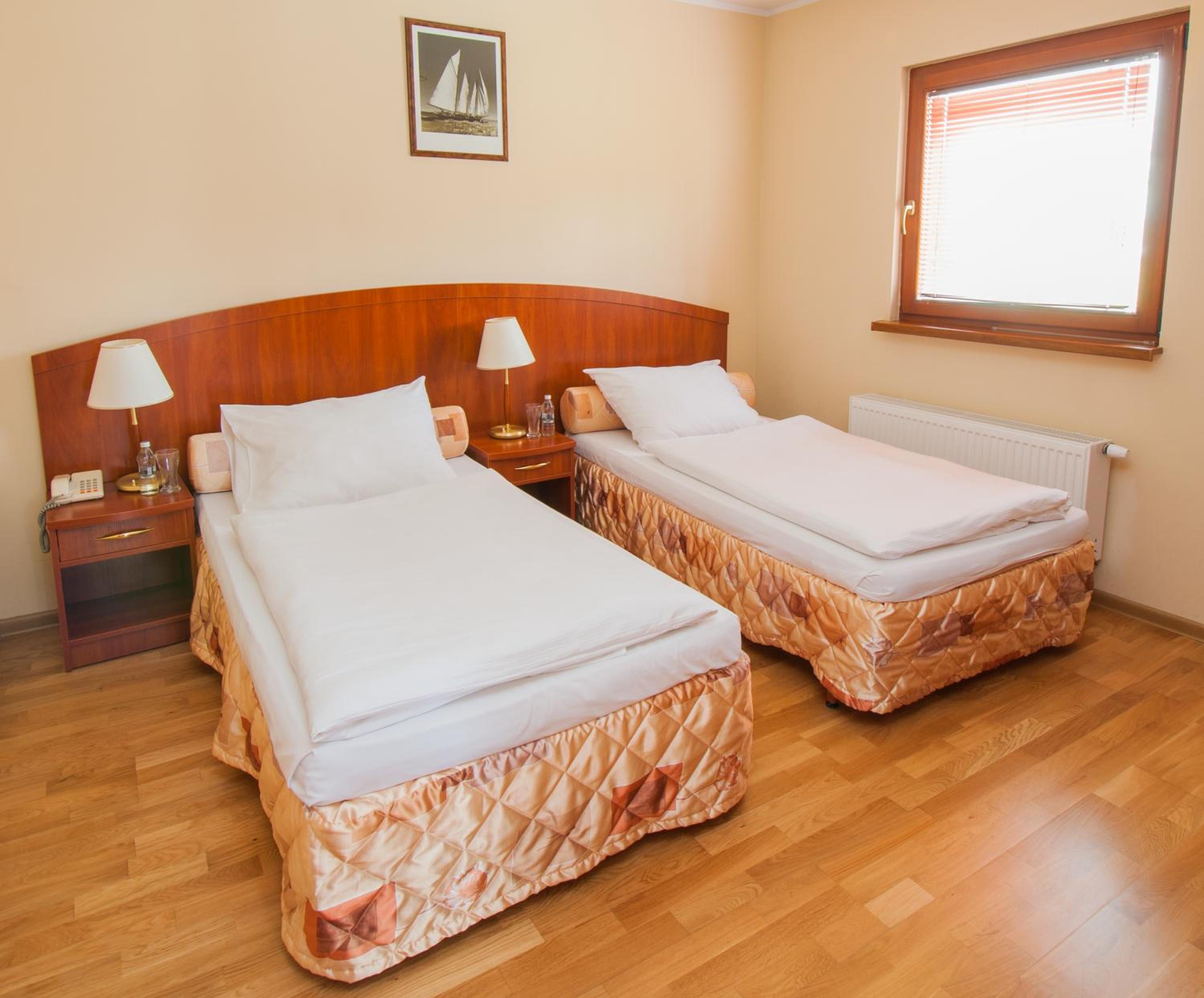 Deluxe Twin Room - Photo 8