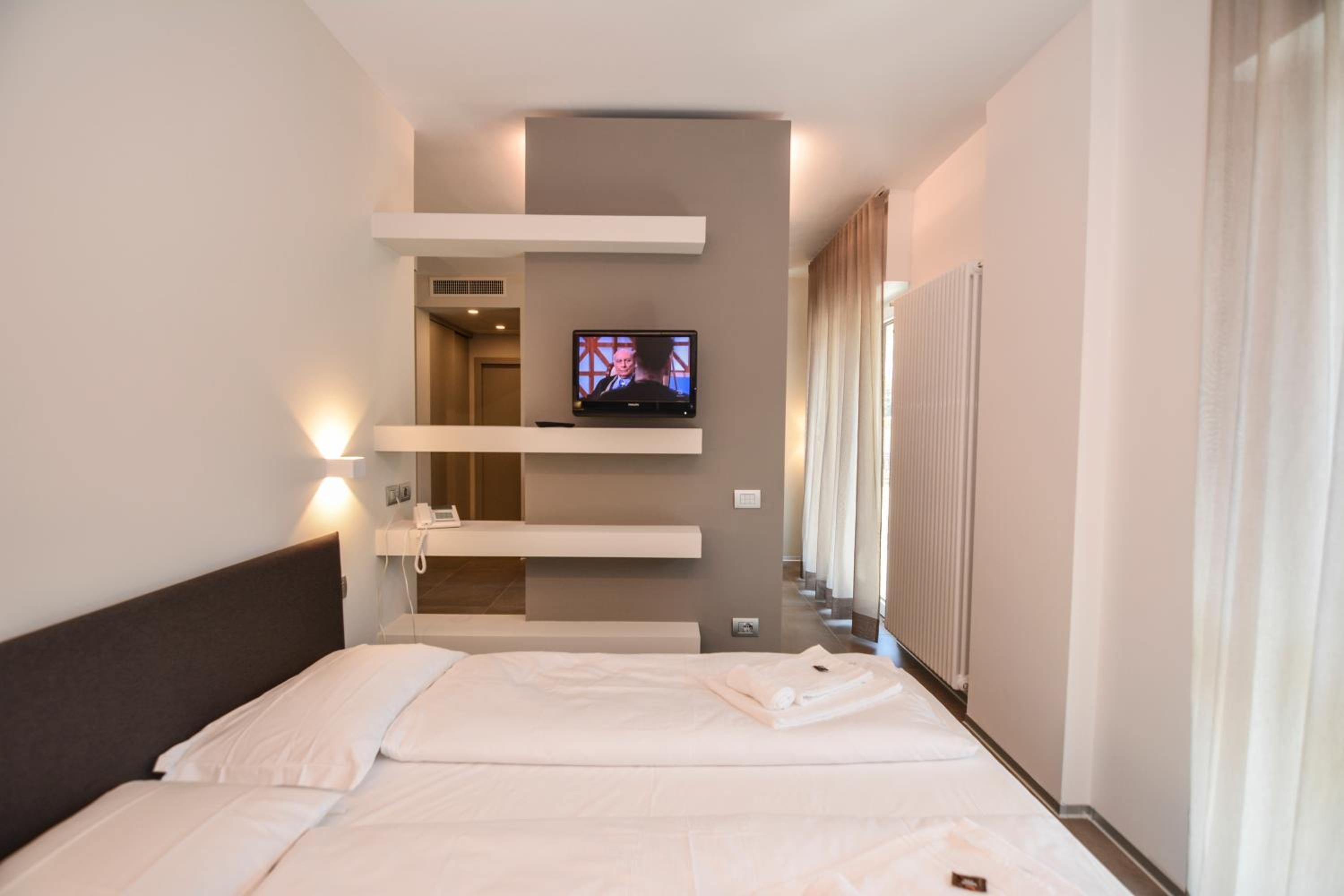 Deluxe Apartment photo 2