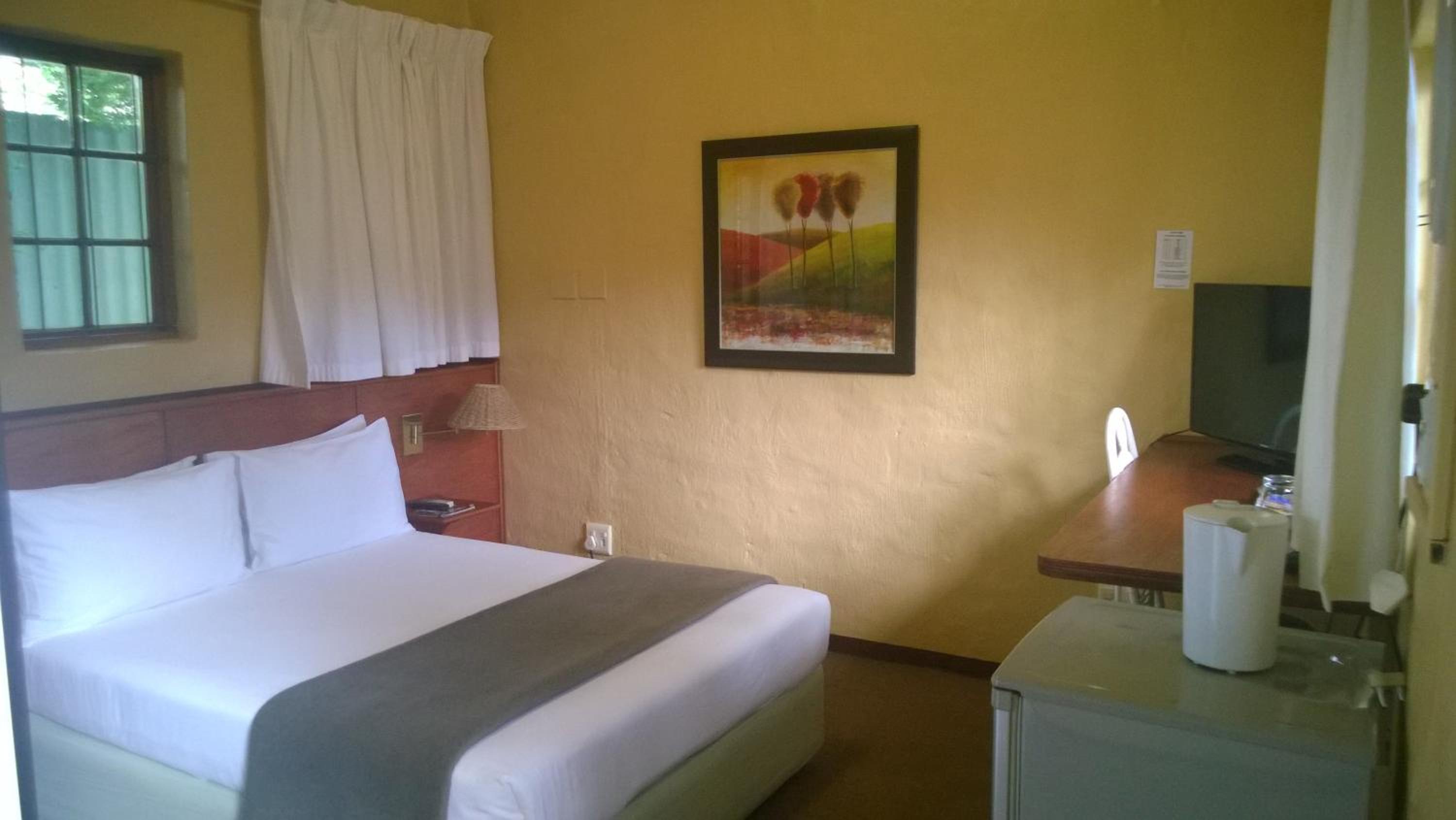 Budget Double Room photo 2