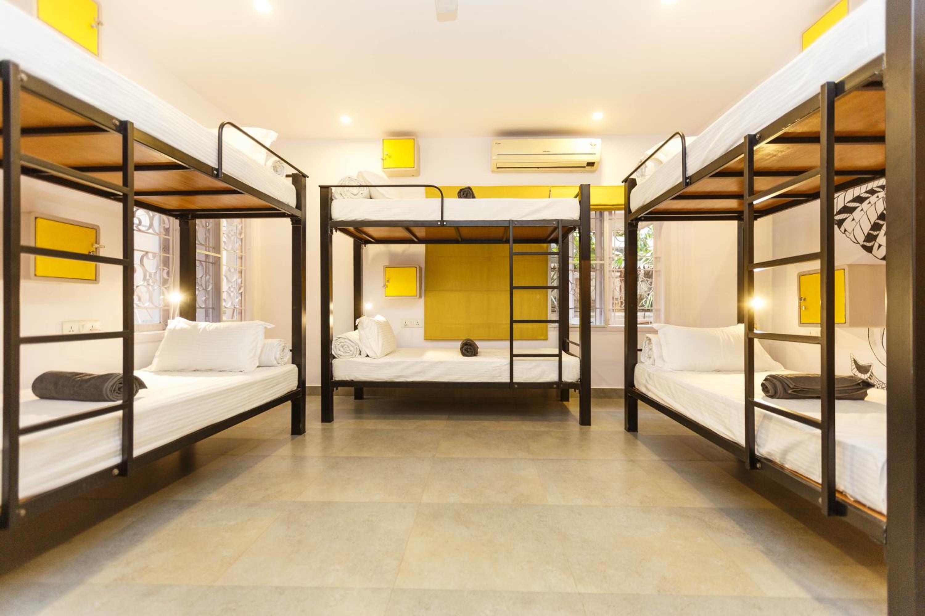 6 BED NON AC FEMALE DORM ONLY photo 3