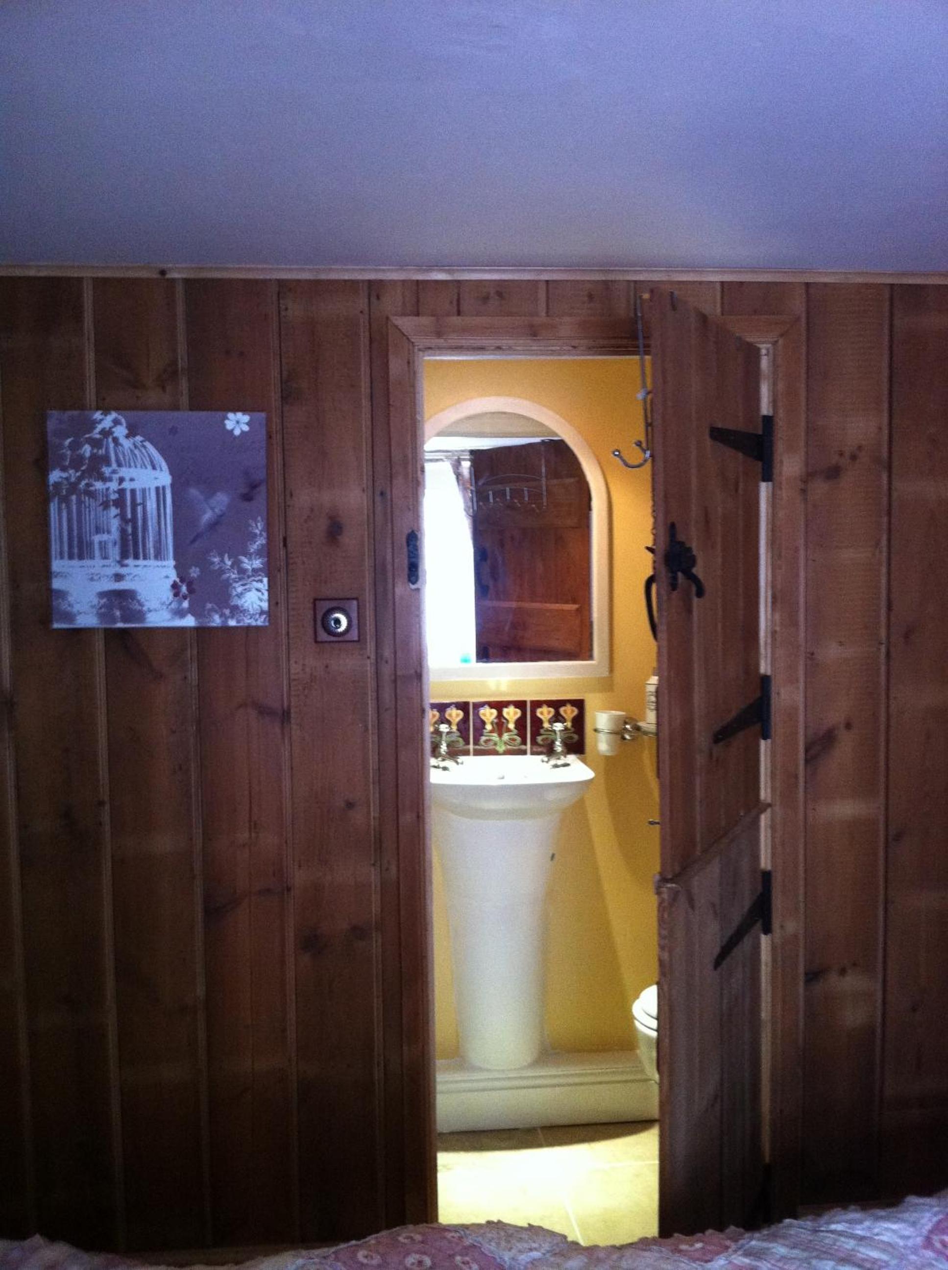 Double Room - Non Pet Friendly - Photo 4