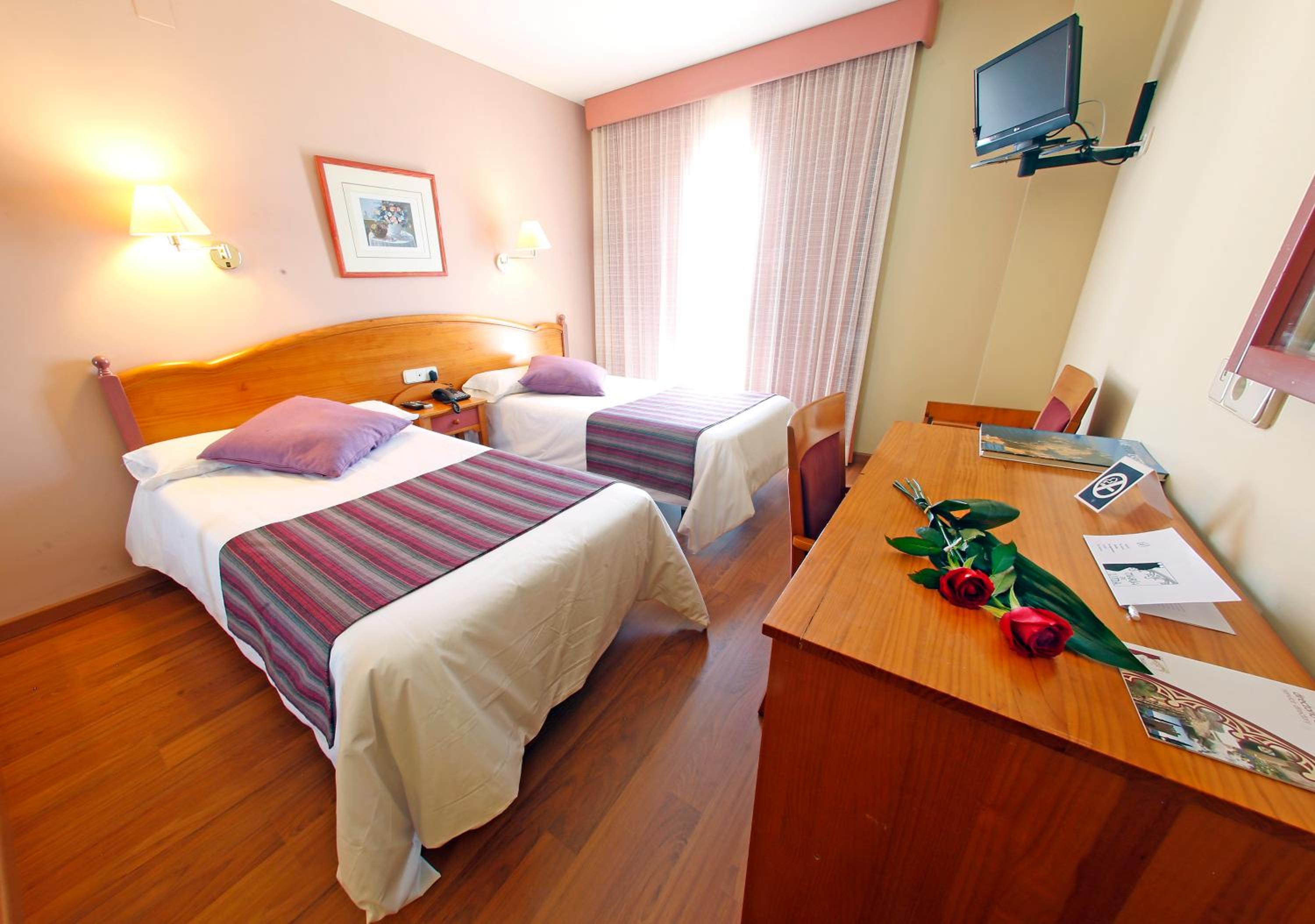 Double Room with Extra Bed photo 2