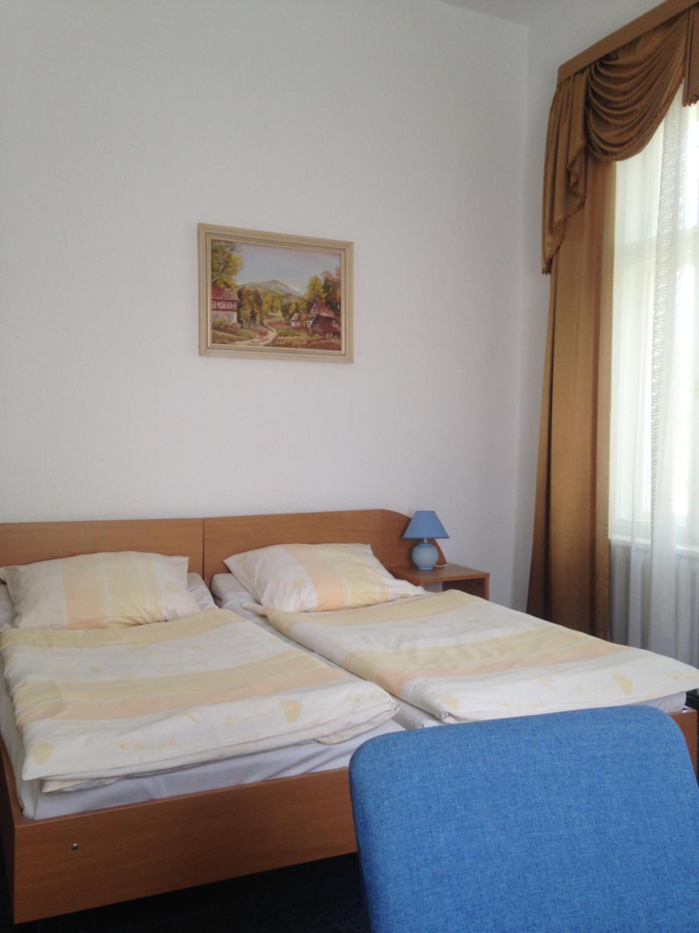 Economy Triple Room with Shared Bathroom photo 2