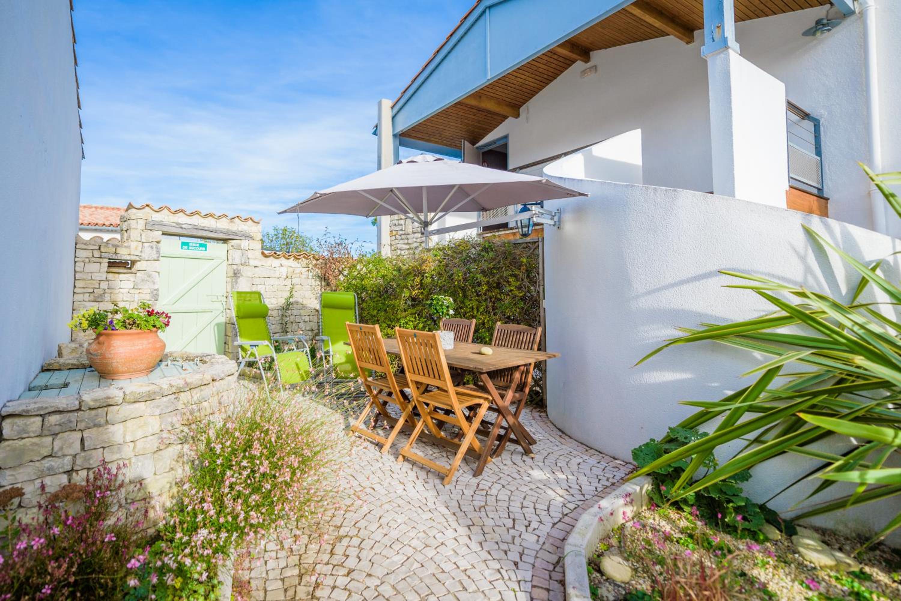 Studio with Terrace photo 2
