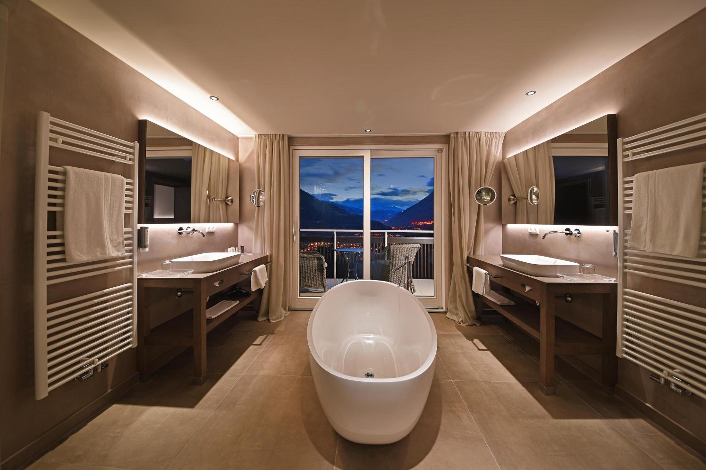 Deluxe Suite photo 2
