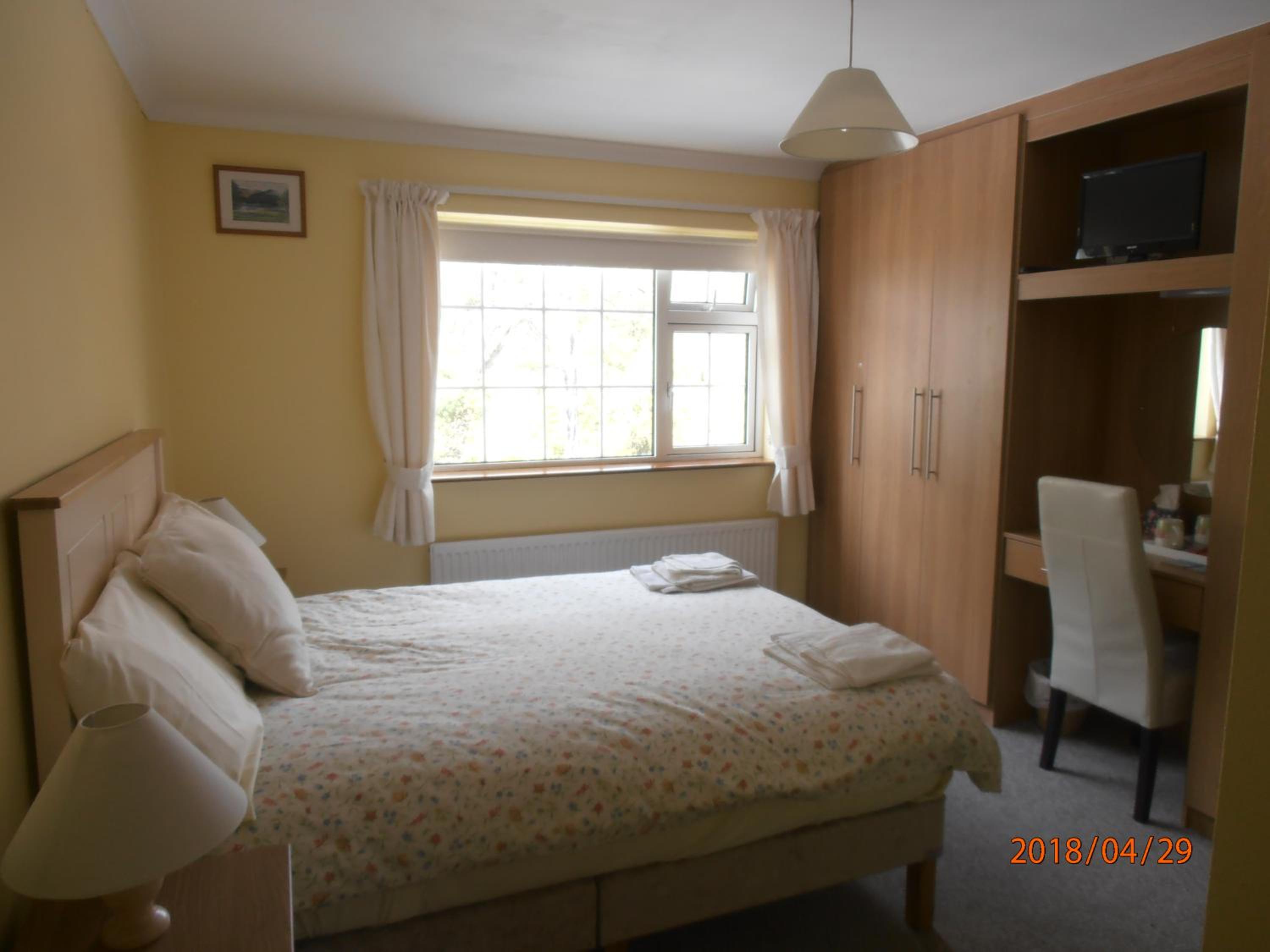 Double Room with Private Bathroom - Photo 13