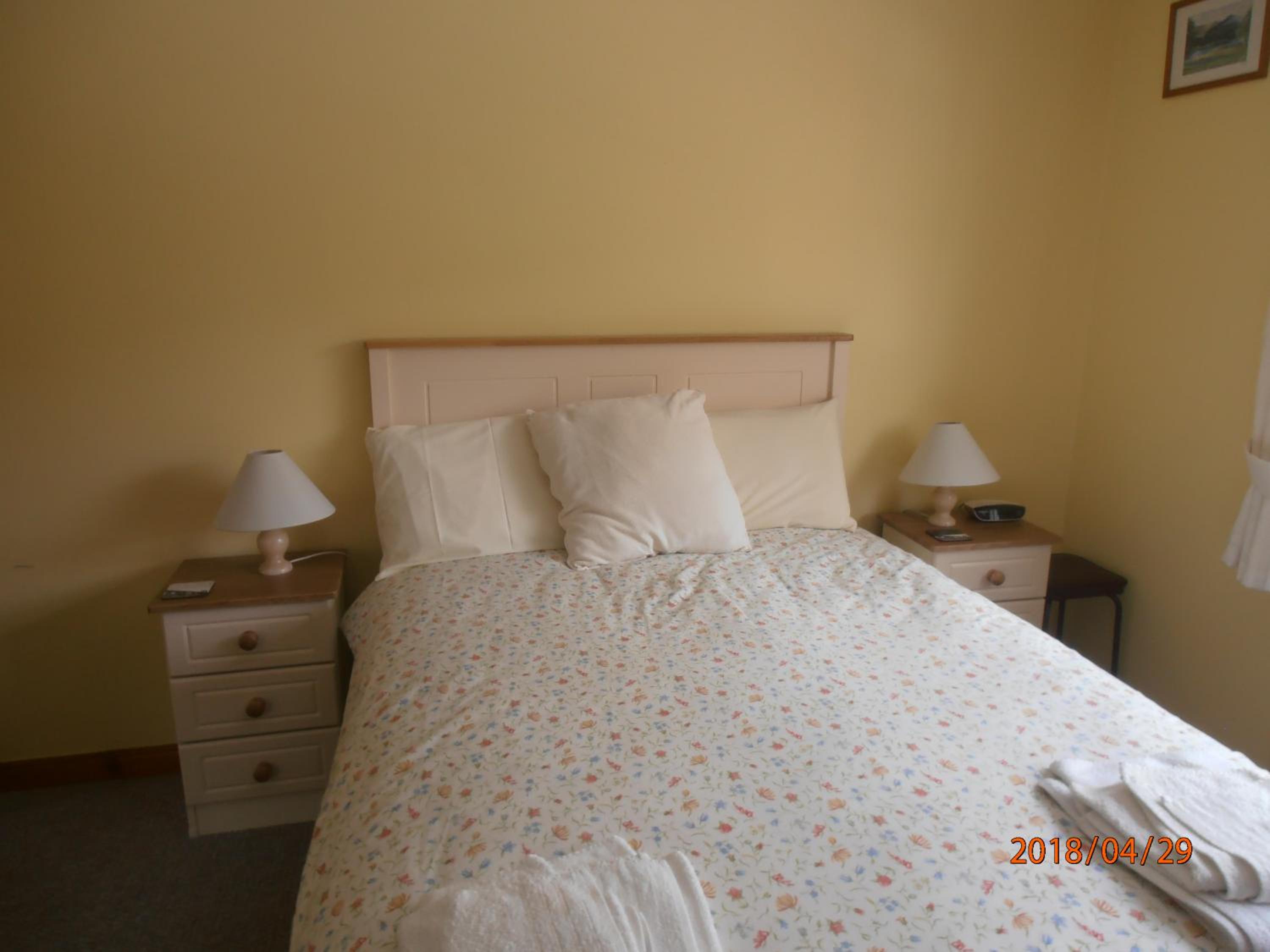 Double Room with Private Bathroom - Photo 10