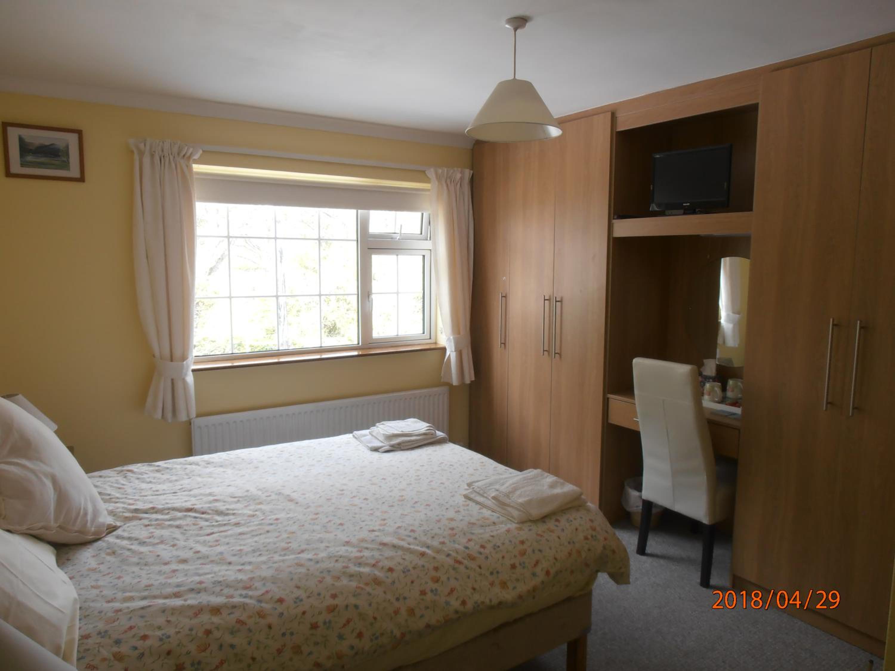 Double Room with Private Bathroom - Photo 9