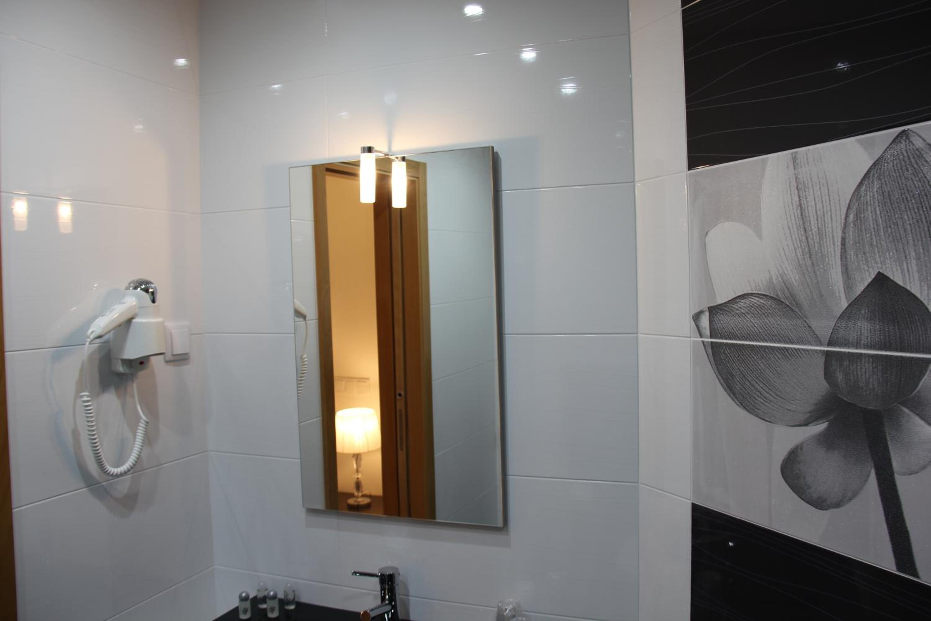 Standard Double Room - Photo 3