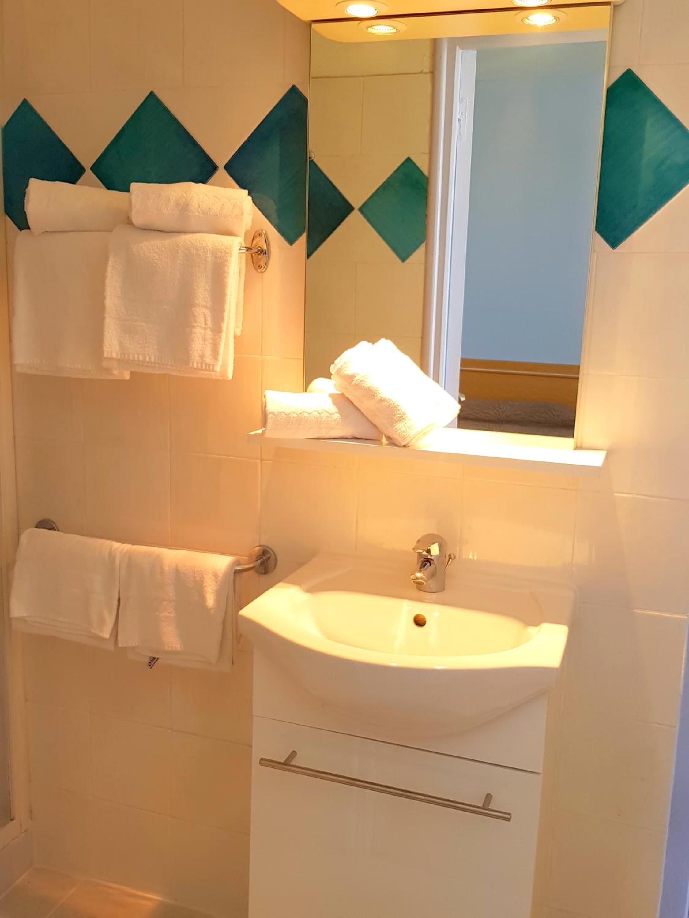 Comfort Quadruple Room - Photo 5