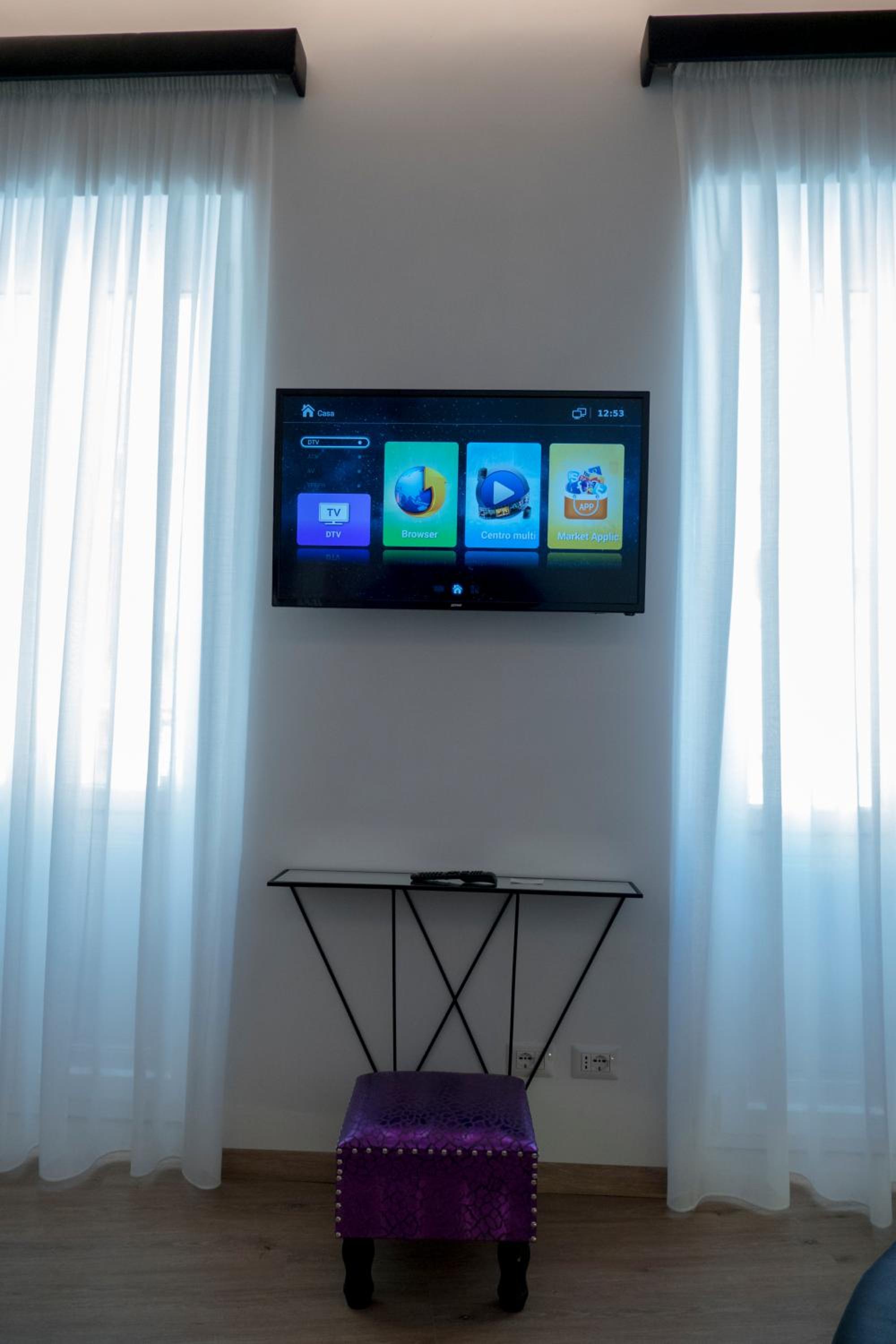 King Room with Balcony - Photo 1