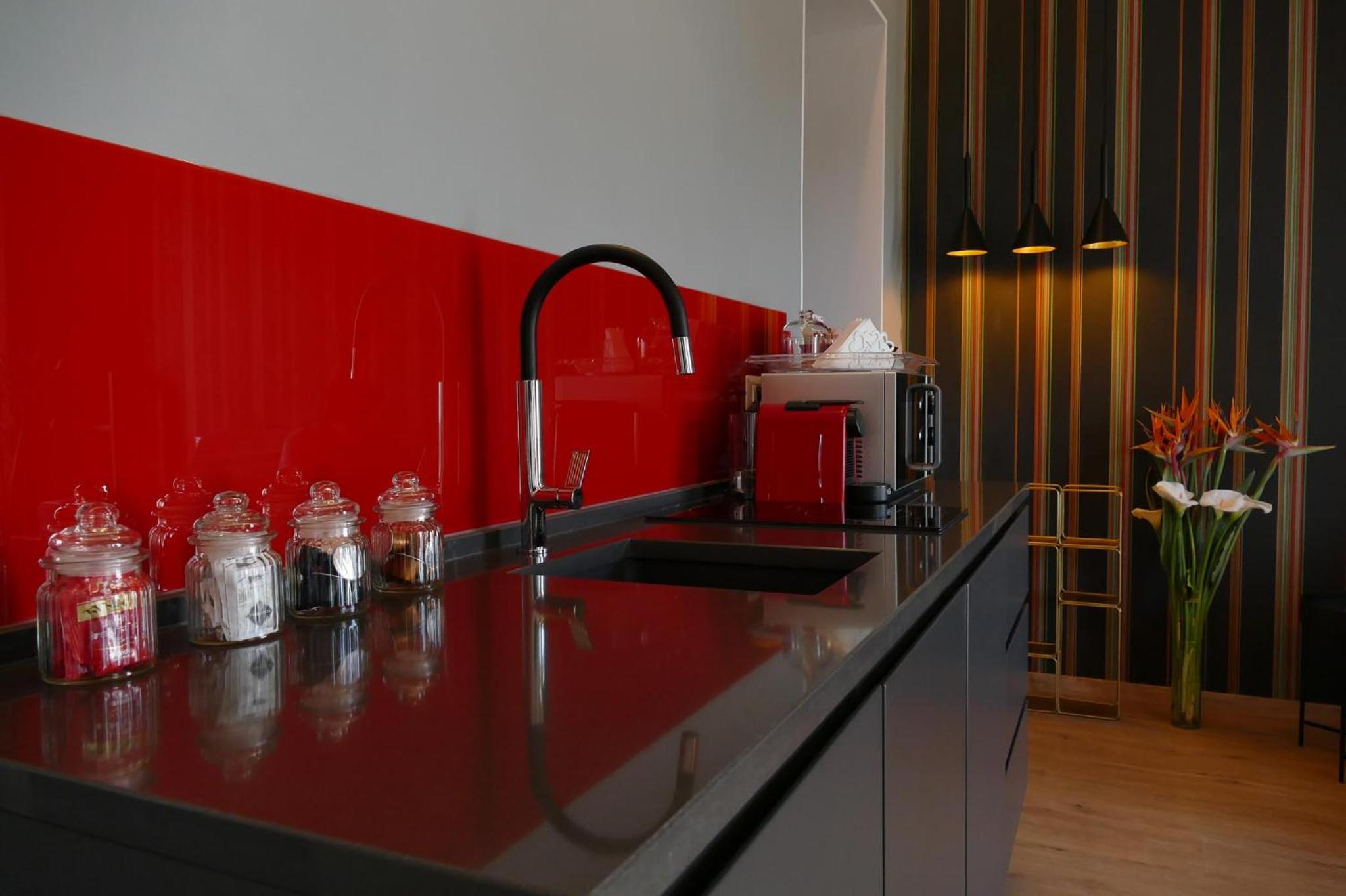 Suite with Balcony - Photo 3