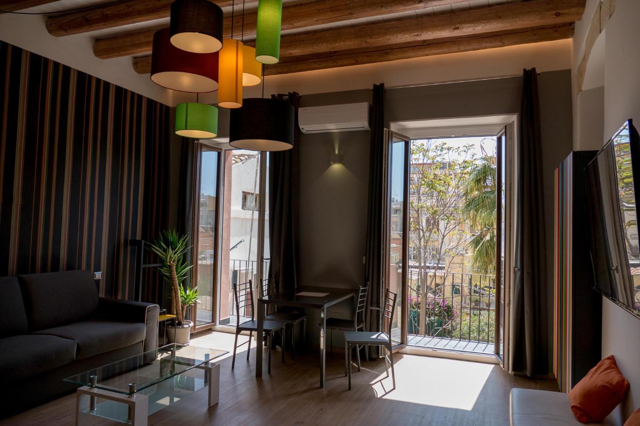 Suite with Balcony - Photo 16