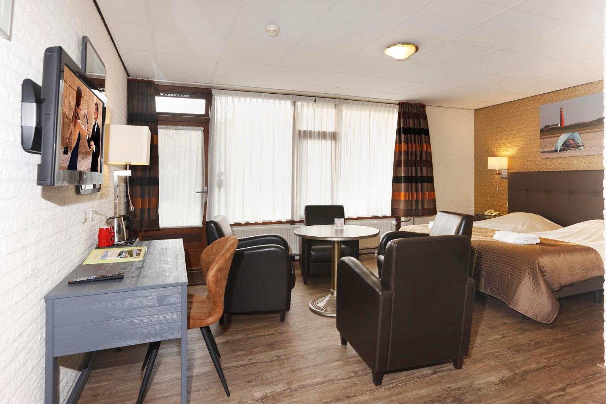 Twin Room with Garden View photo 2