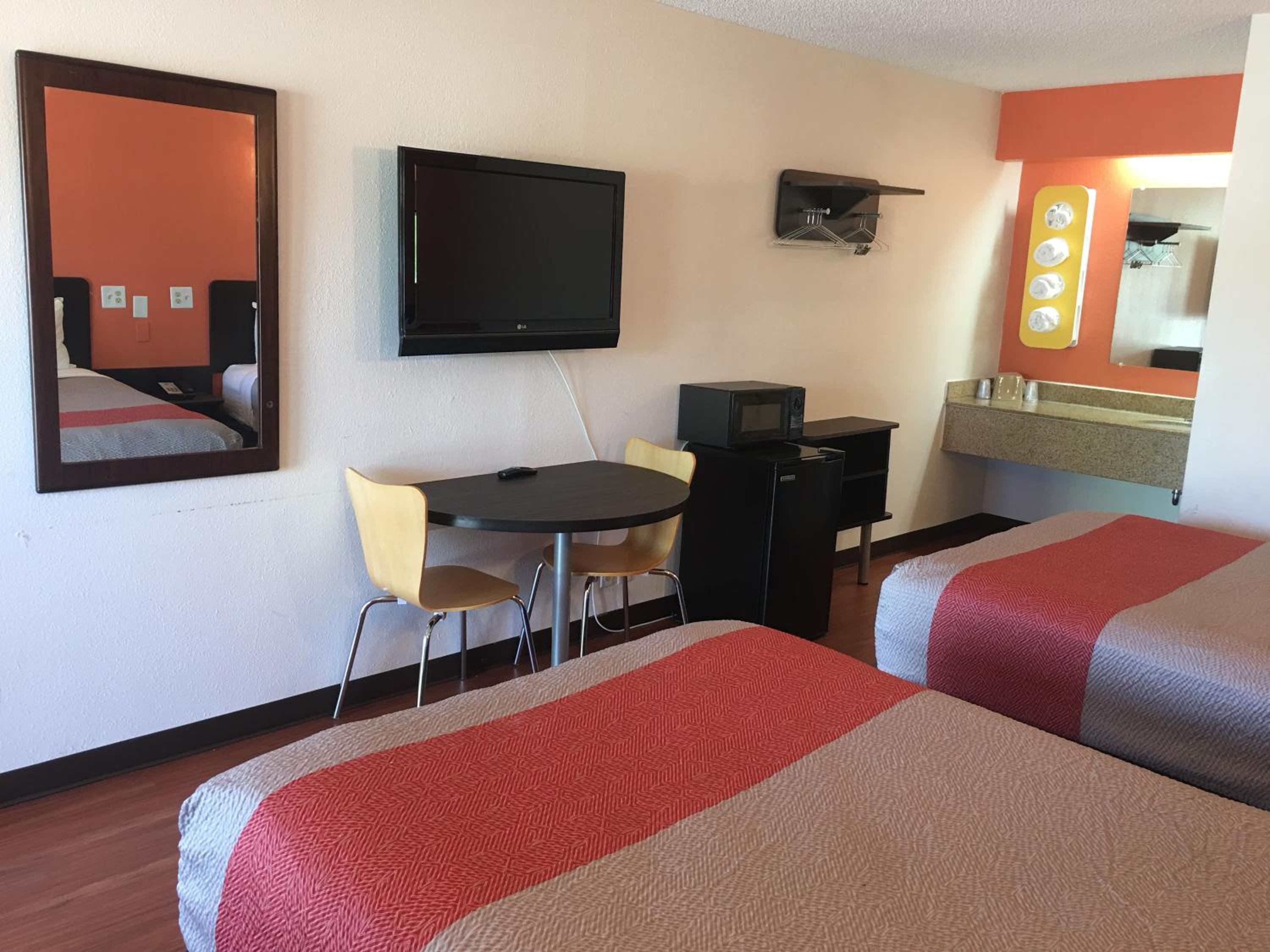 Deluxe Quadruple Room - Non-Smoking - Photo 3