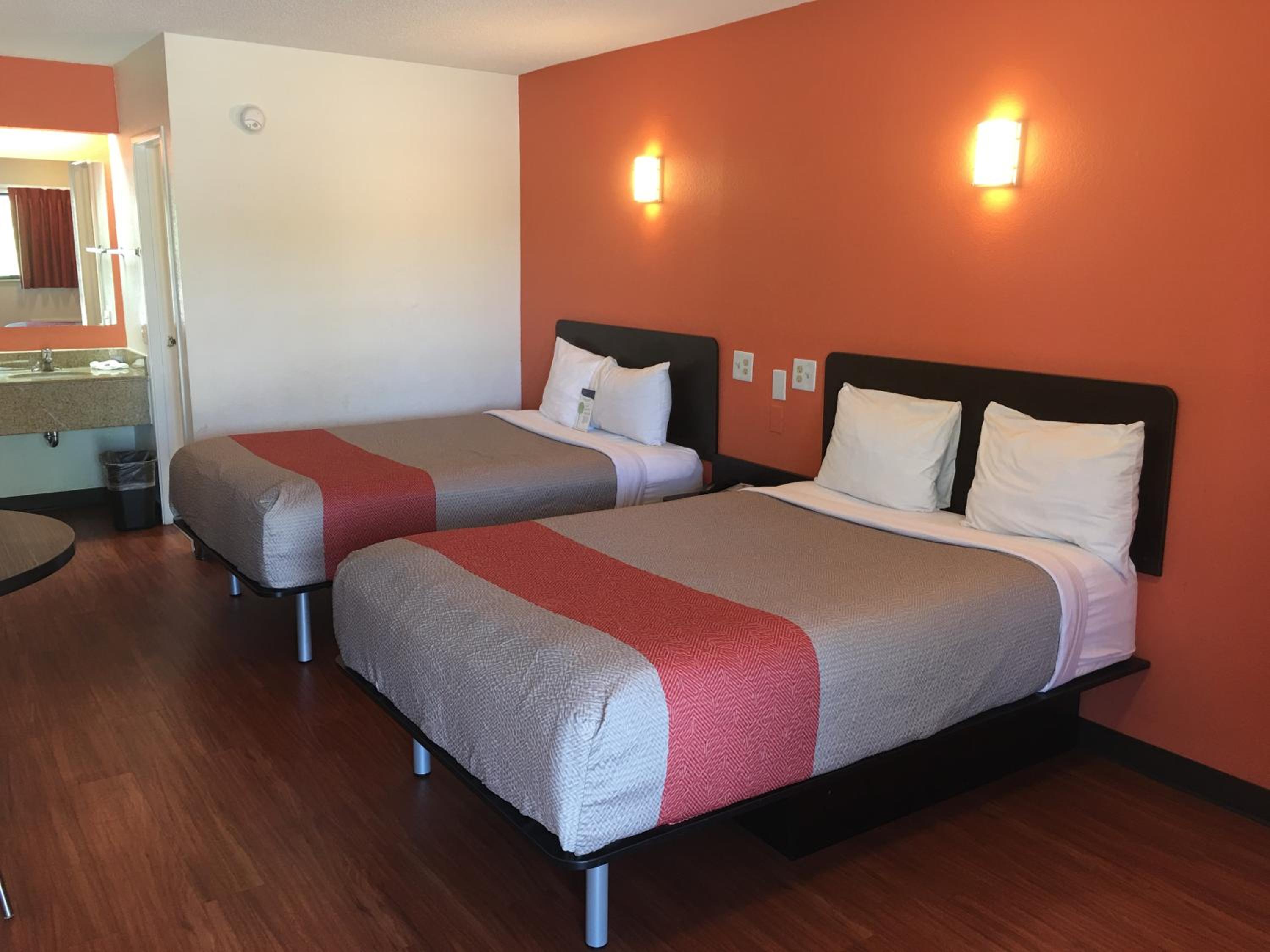 Deluxe Quadruple Room - Non-Smoking - Photo 1