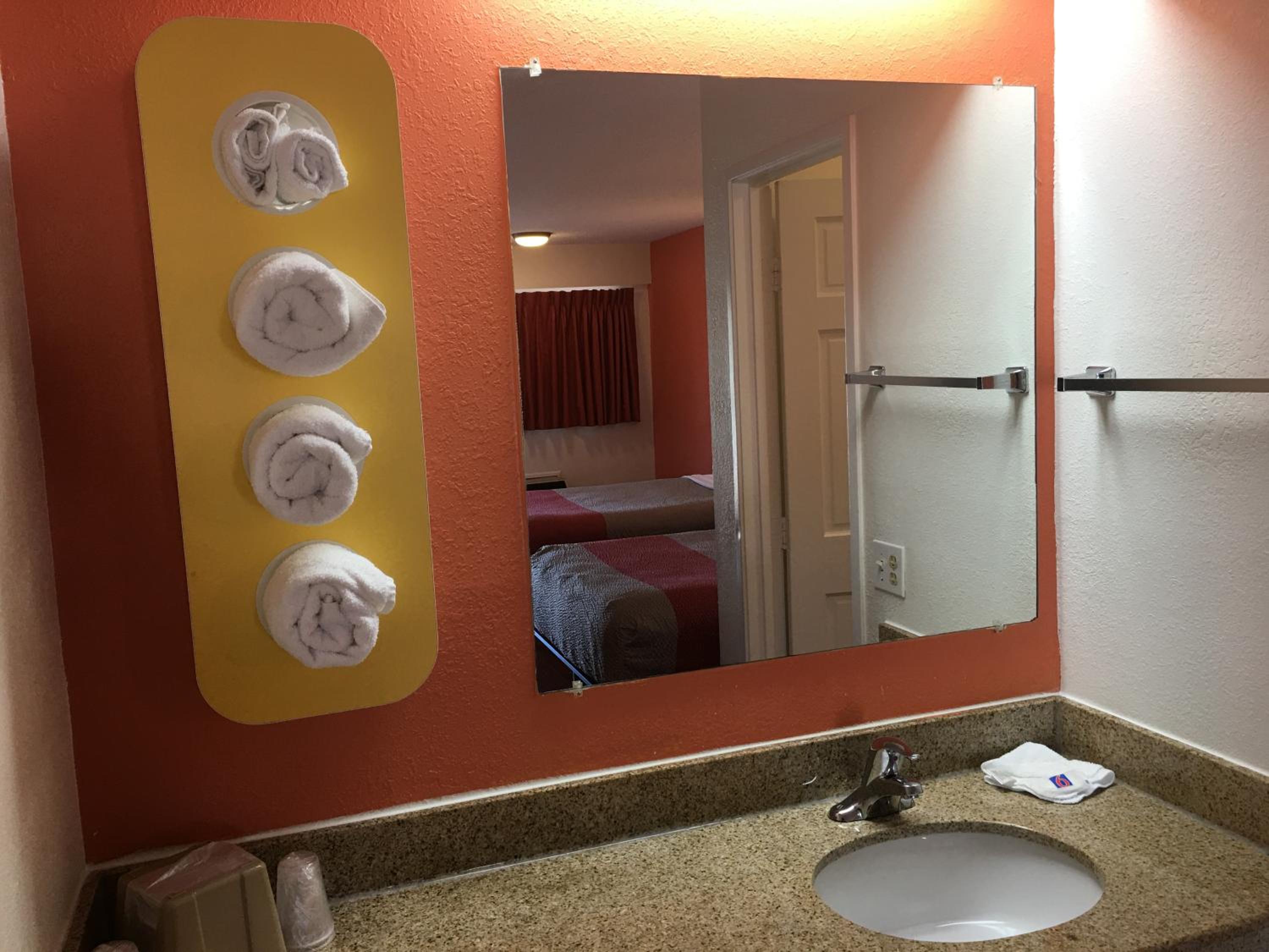 Deluxe Quadruple Room - Non-Smoking - Photo 4