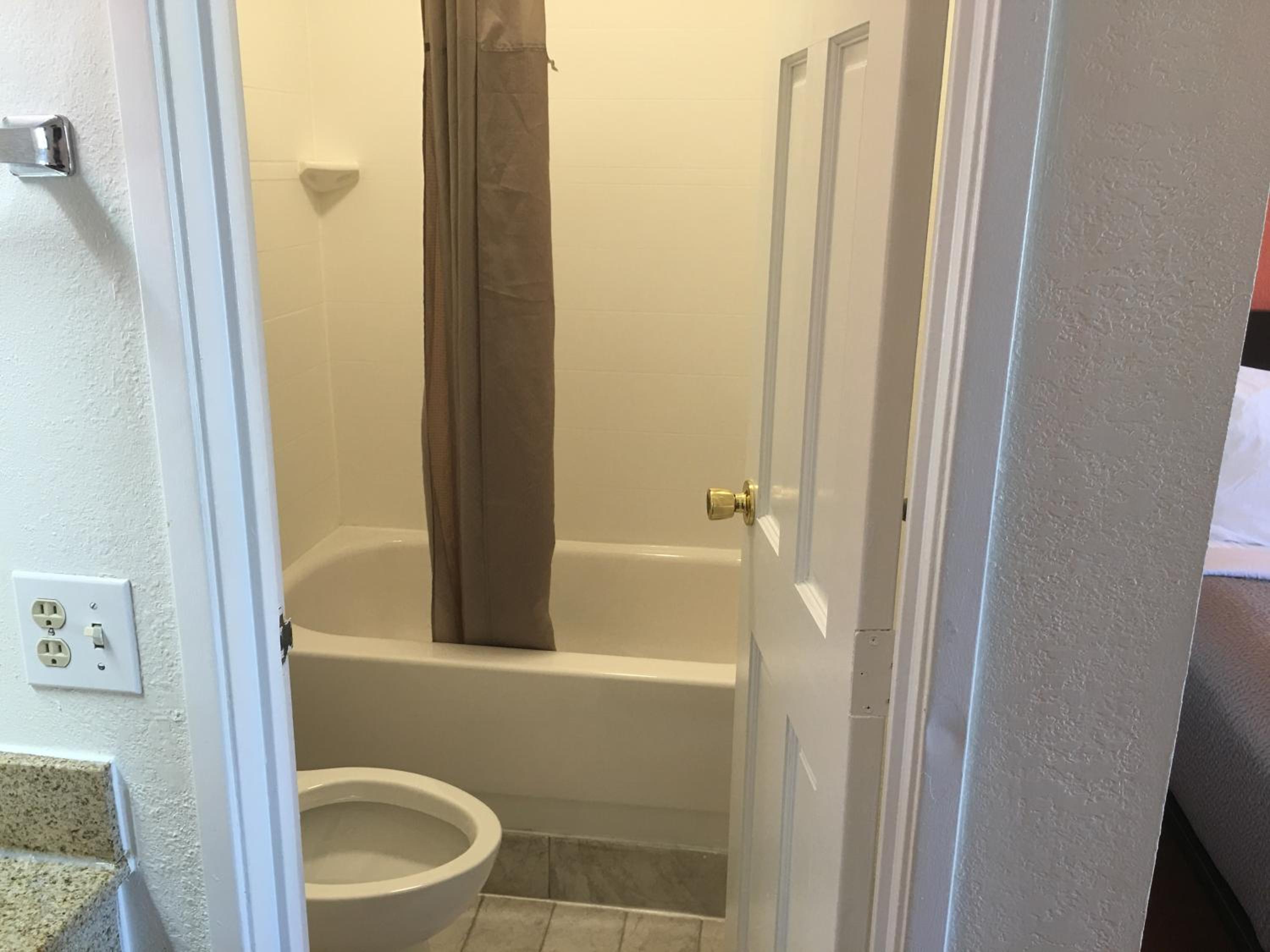 Deluxe Quadruple Room - Non-Smoking - Photo 5