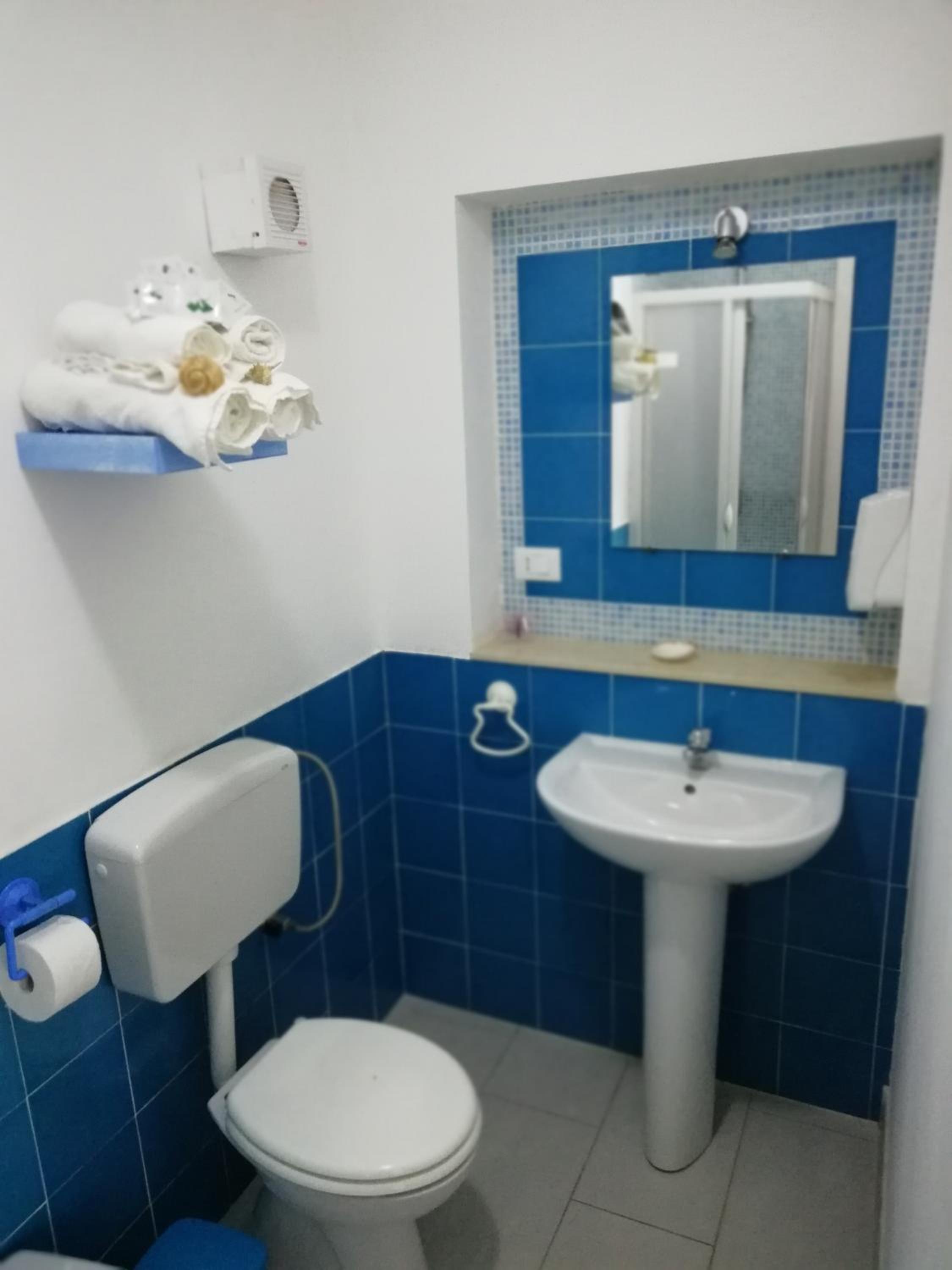 Triple Room with Balcony - Photo 48
