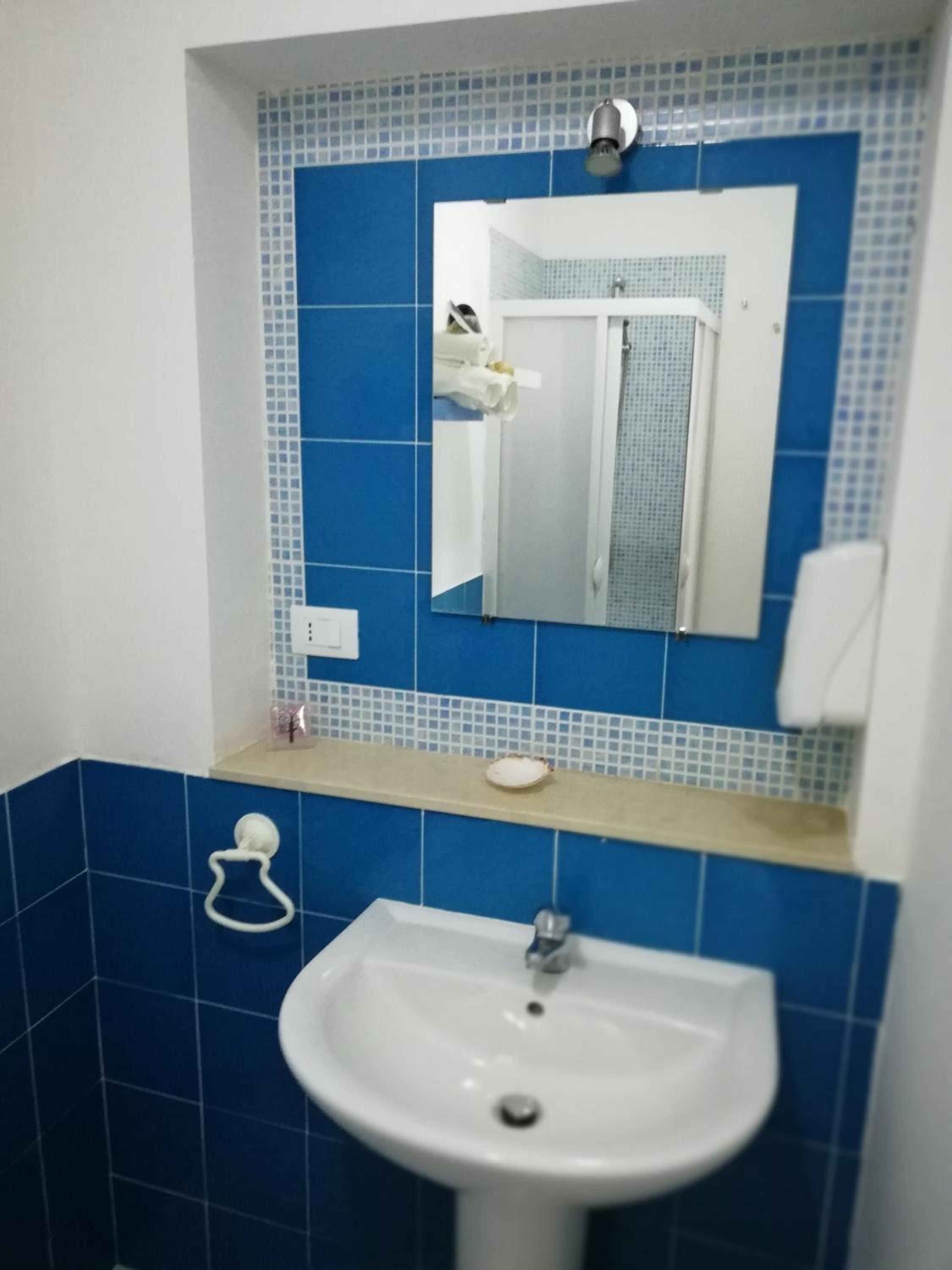 Triple Room with Balcony - Photo 49