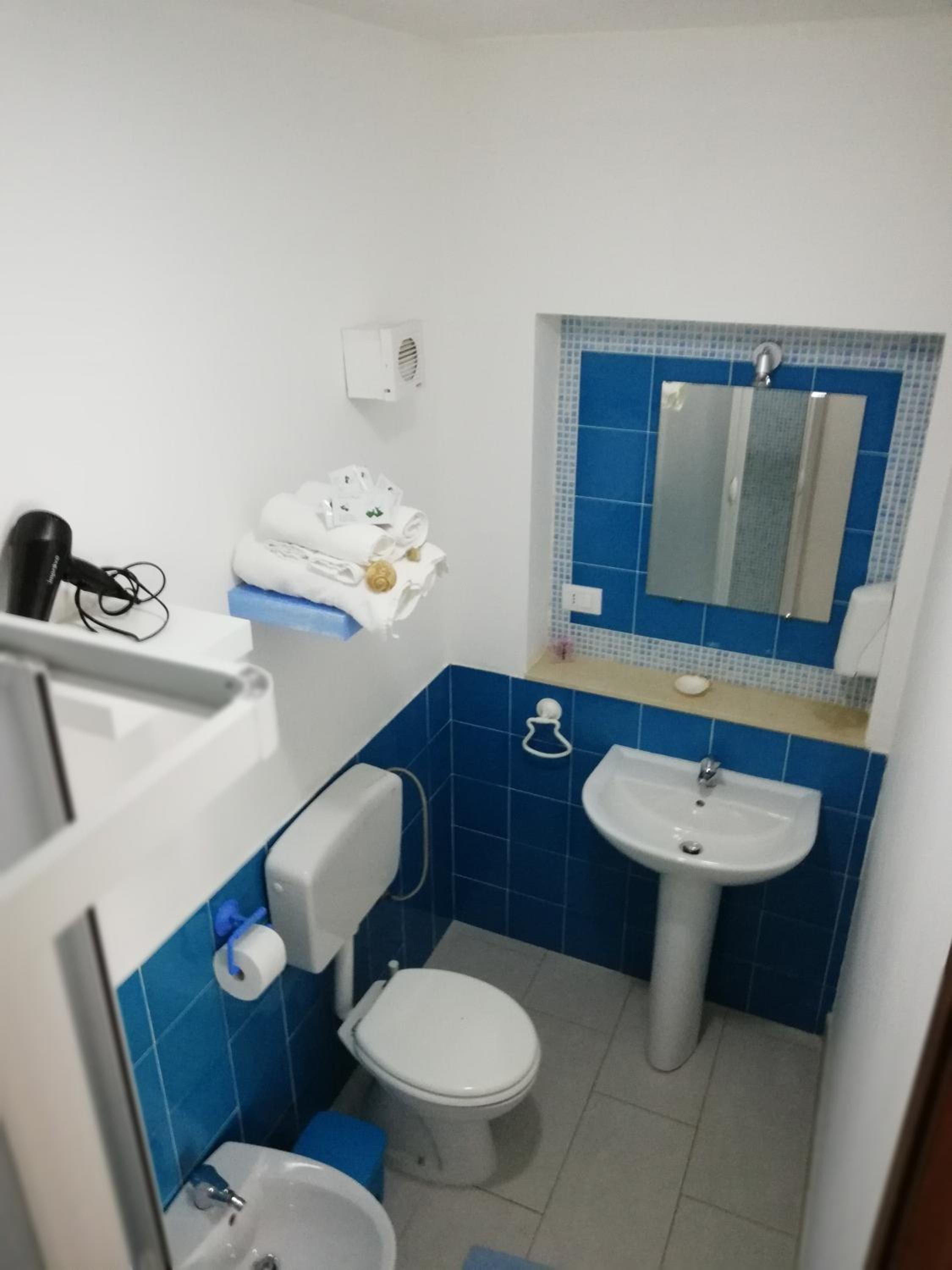 Triple Room with Balcony - Photo 50