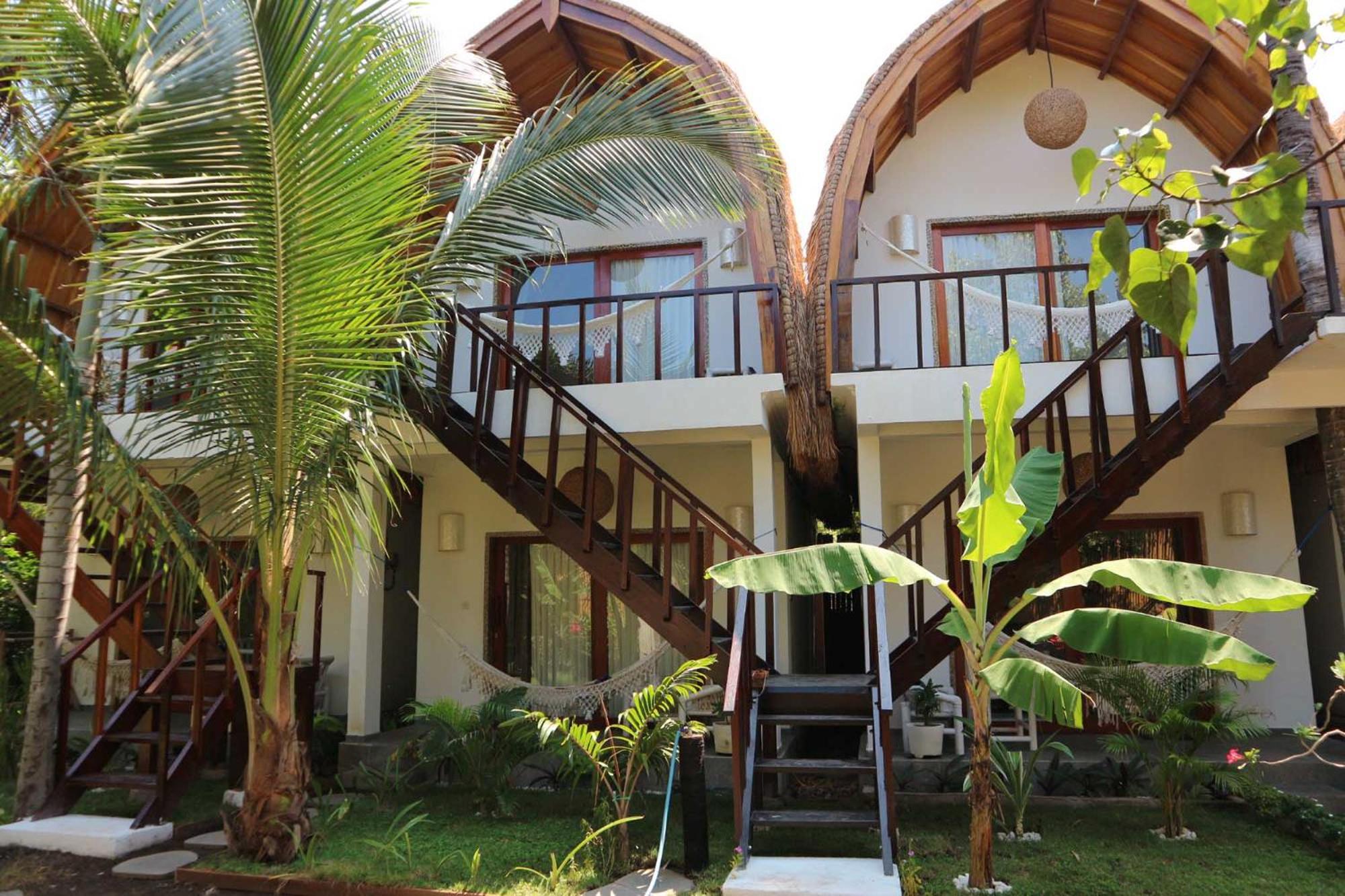 Bungalow with Balcony - Photo 4