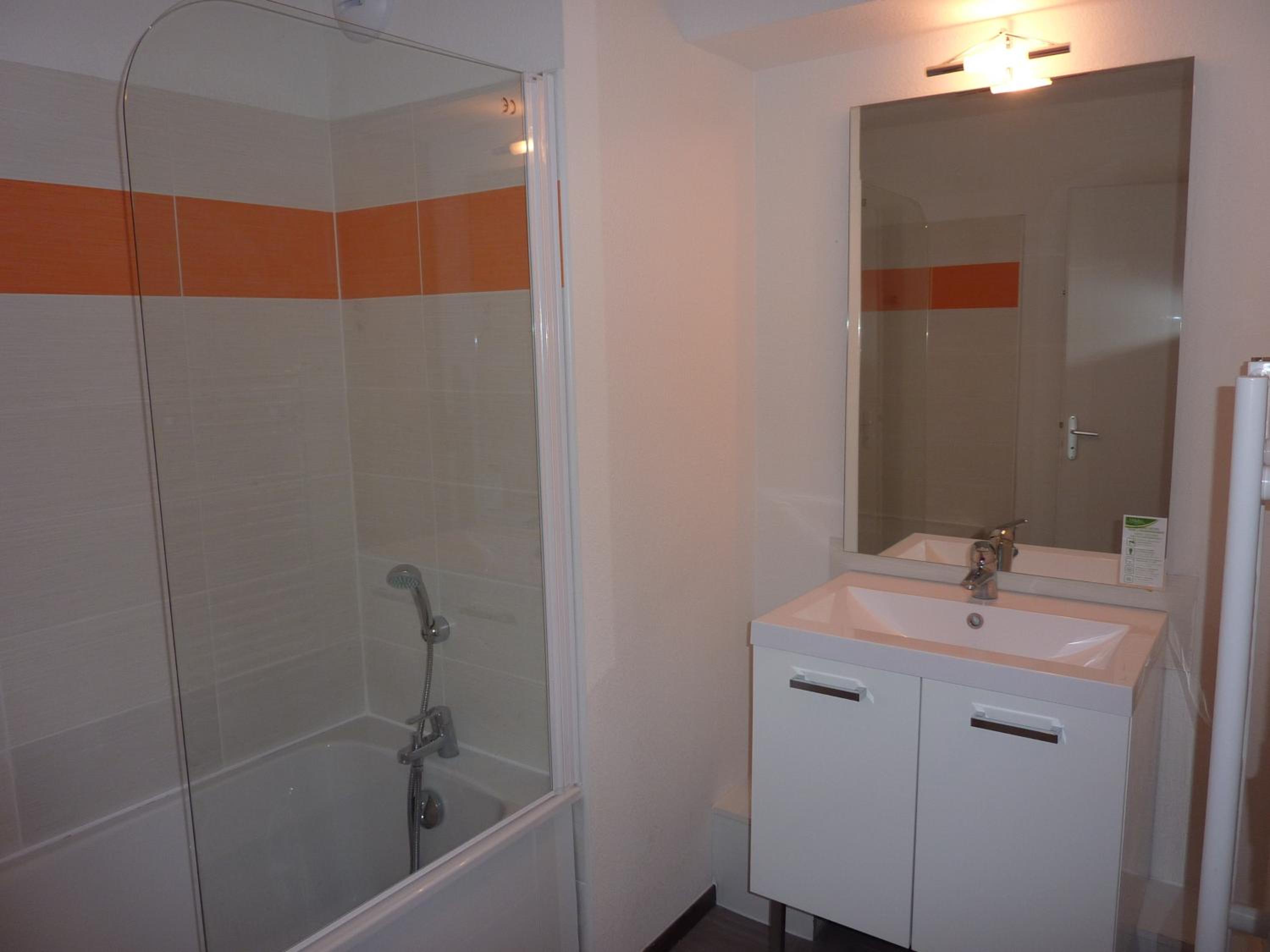 One-Bedroom Apartment (4 Adults) photo 2
