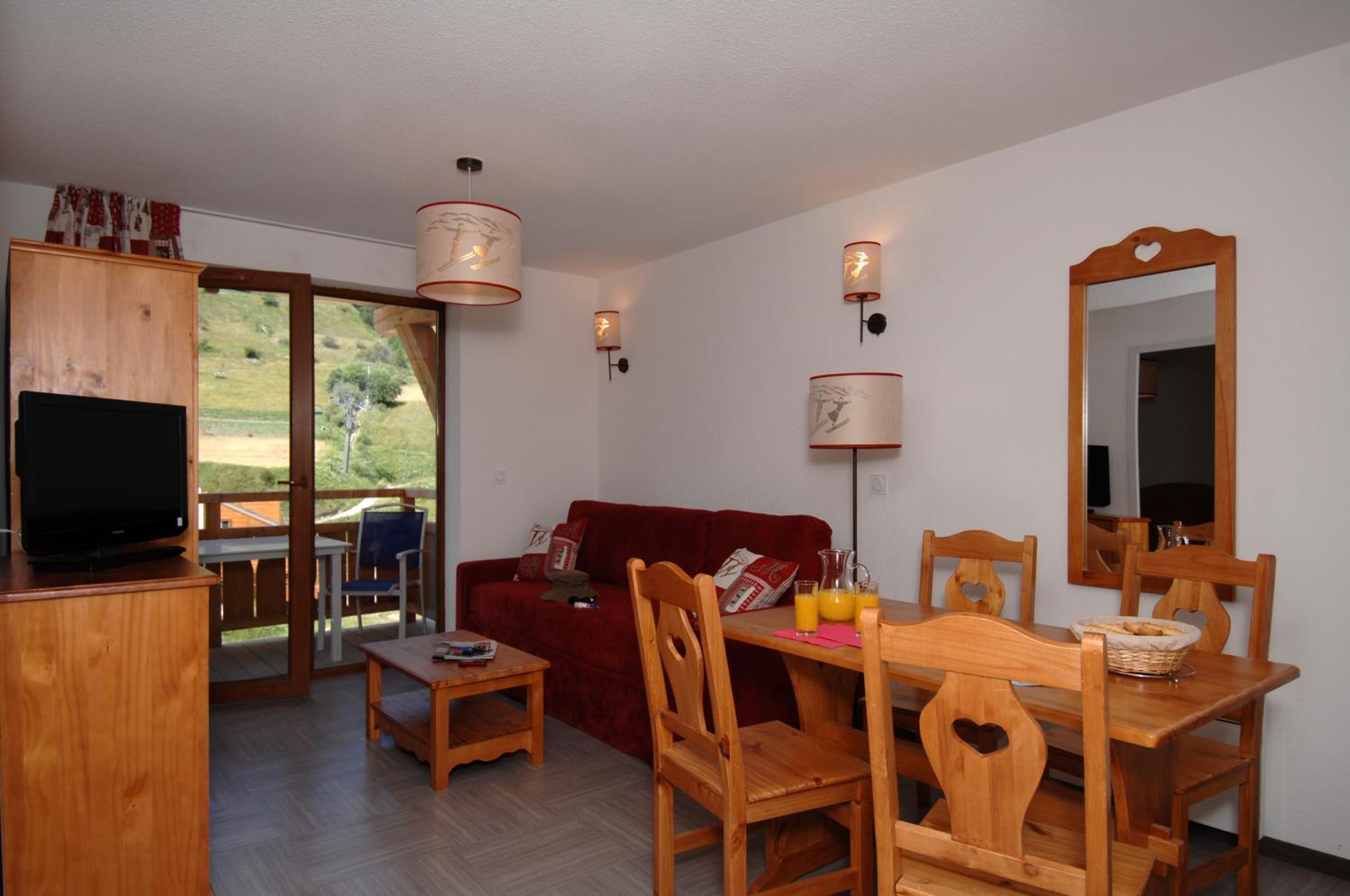 Two-Bedroom Apartment (6 Adults) photo 2
