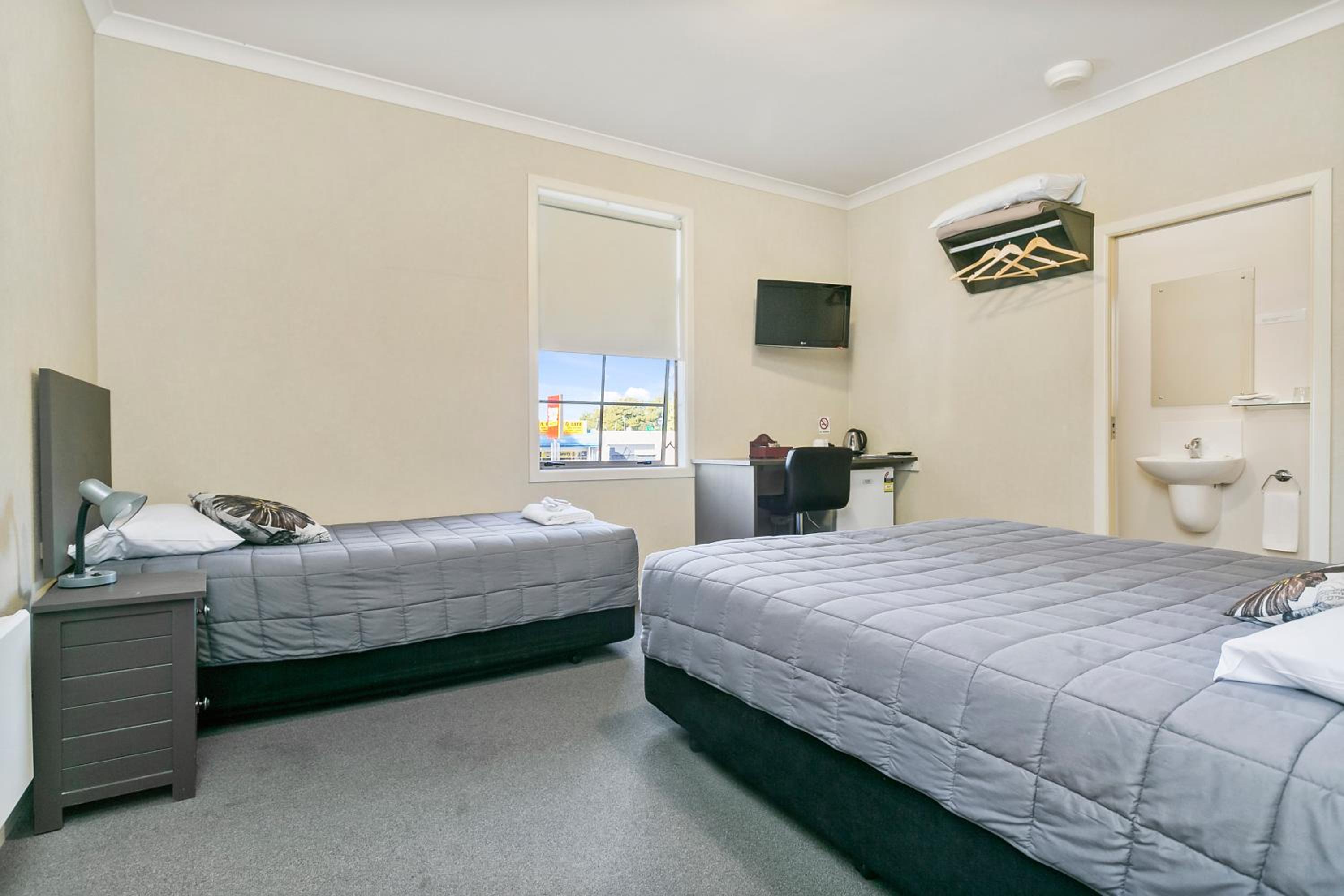 Executive King Room - Photo 6