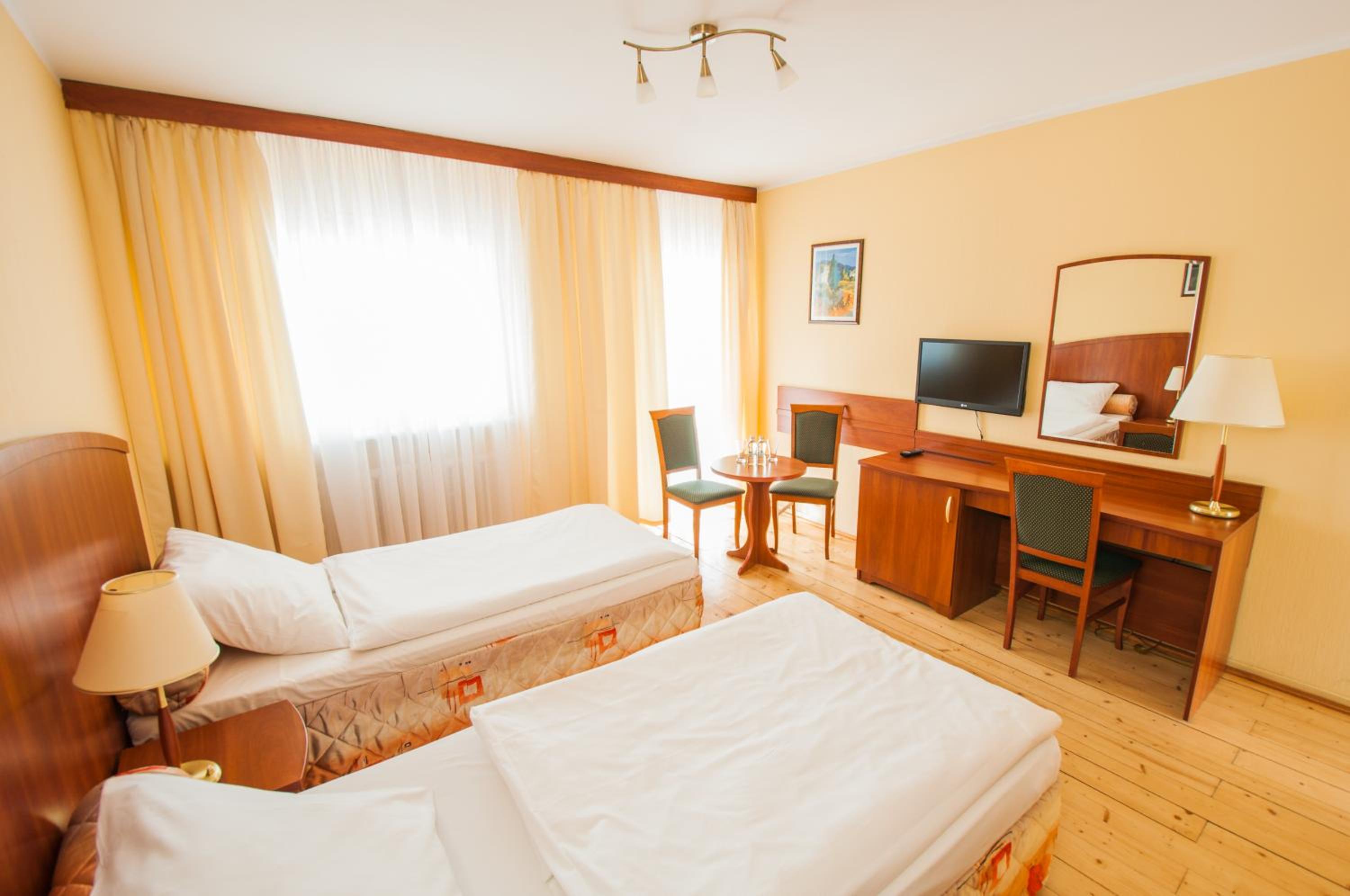 Standard Twin Room - Photo 1