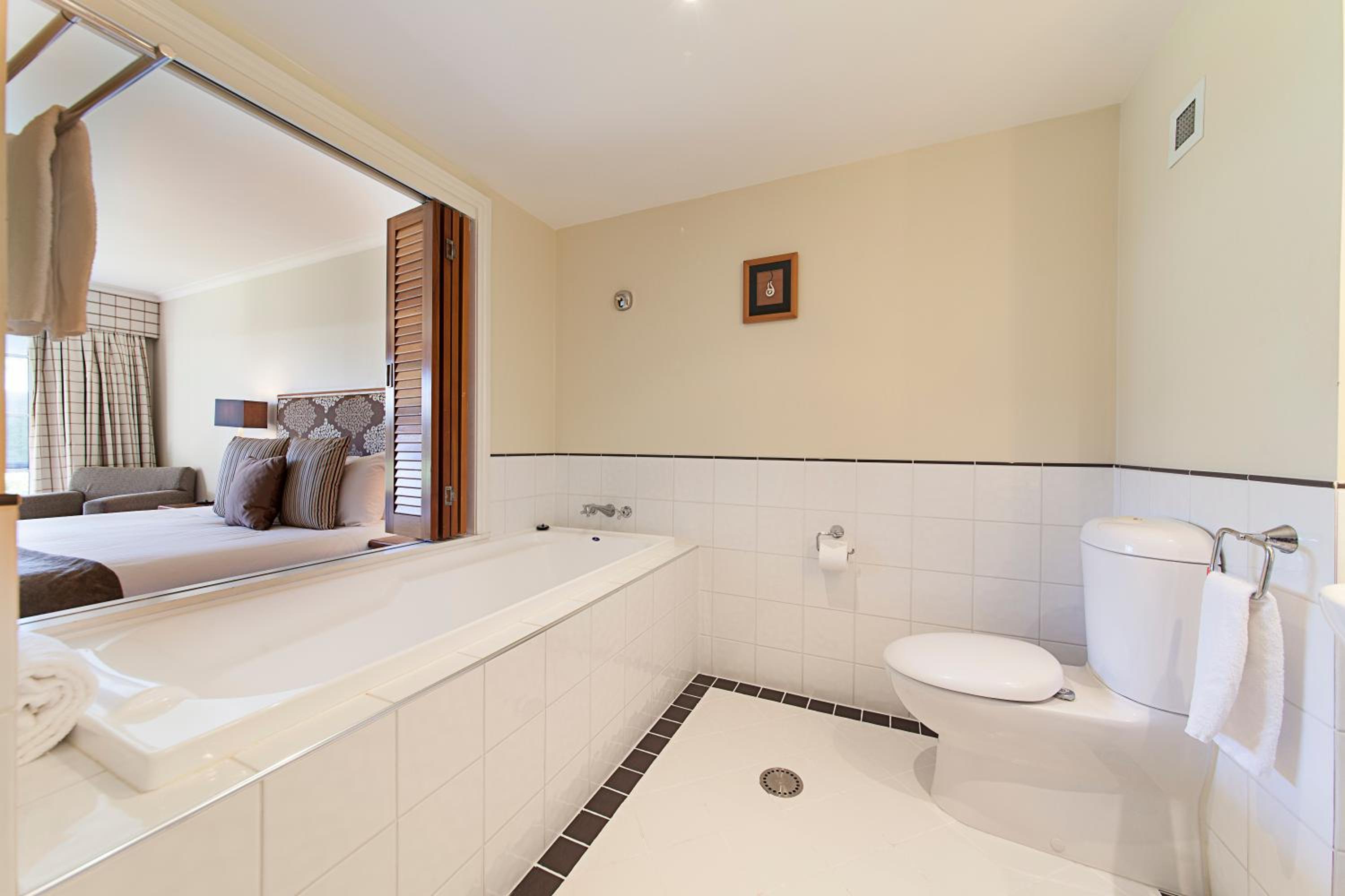King Room with Garden View - Photo 2