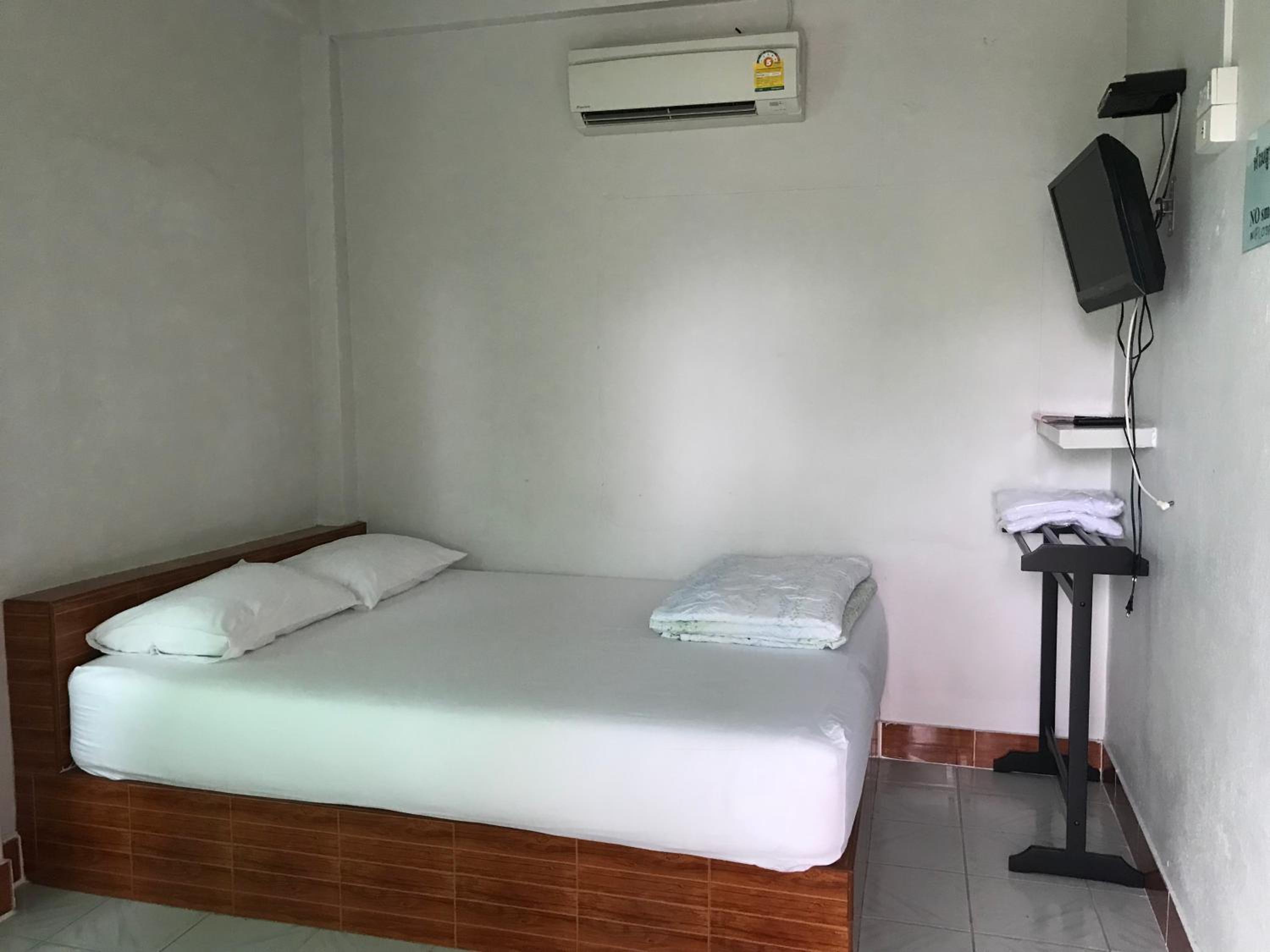 Double Room - Photo 15