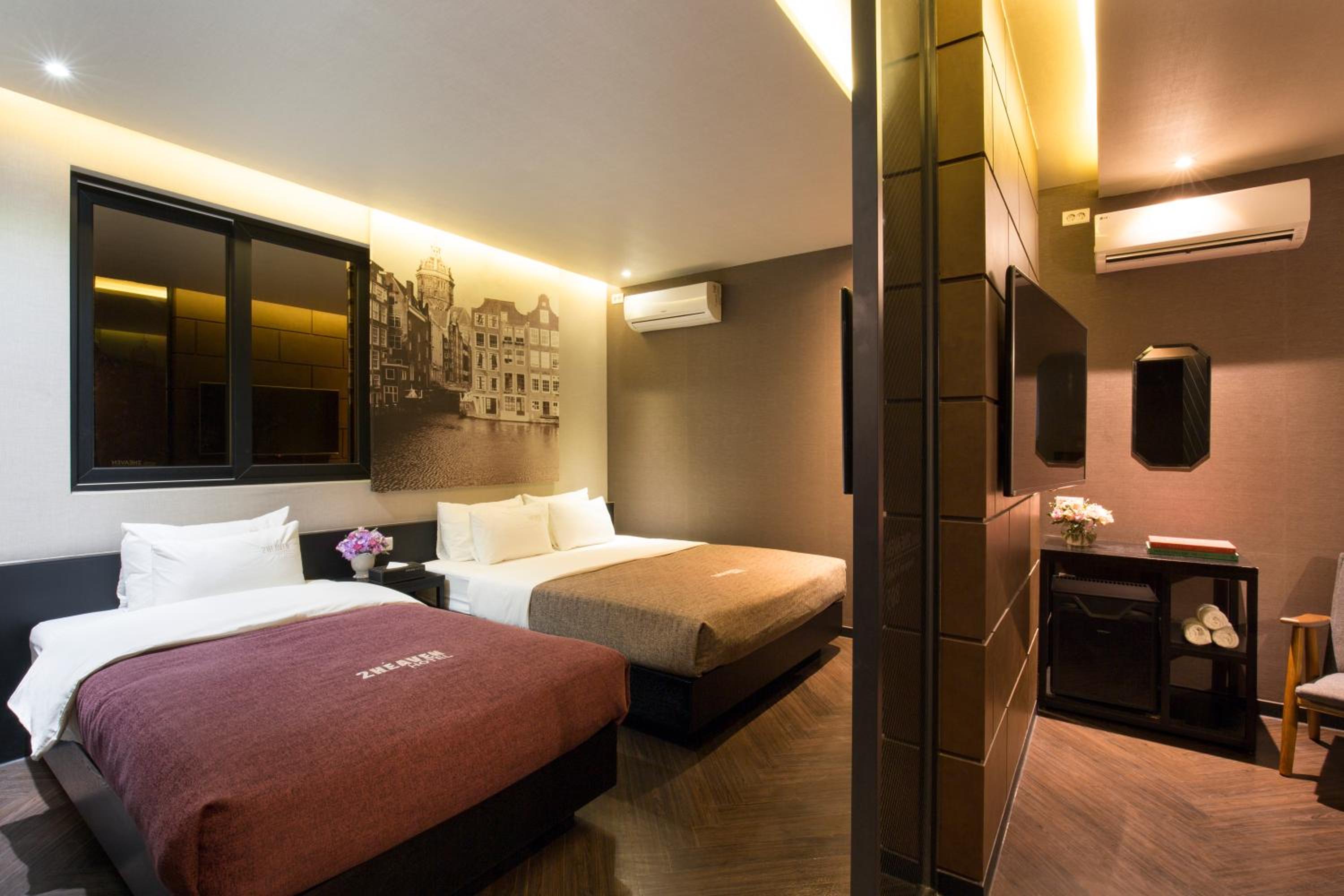 Family Twin Room - Photo 6