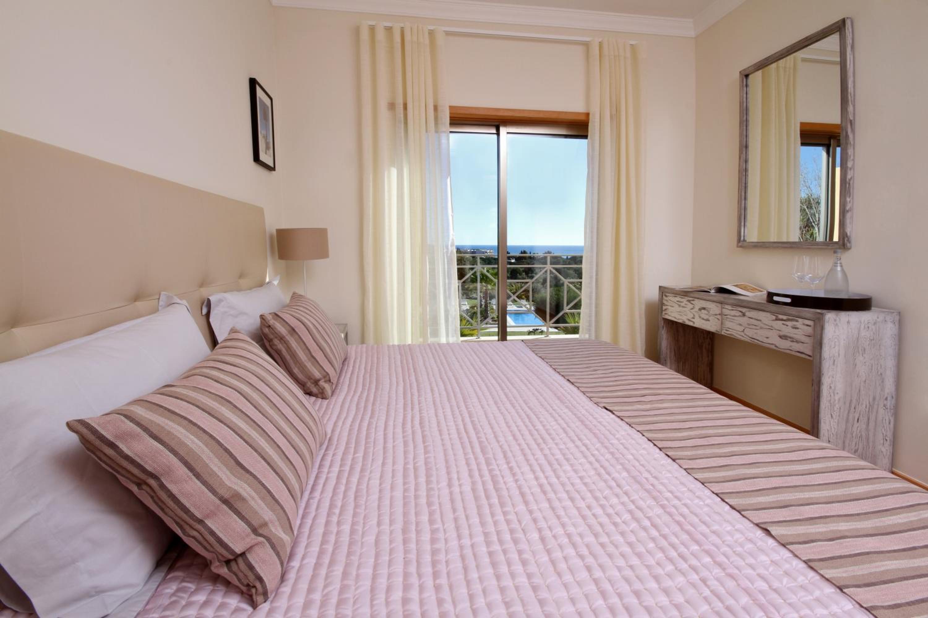 Two-Bedroom Villa (6 Adults) - Photo 17