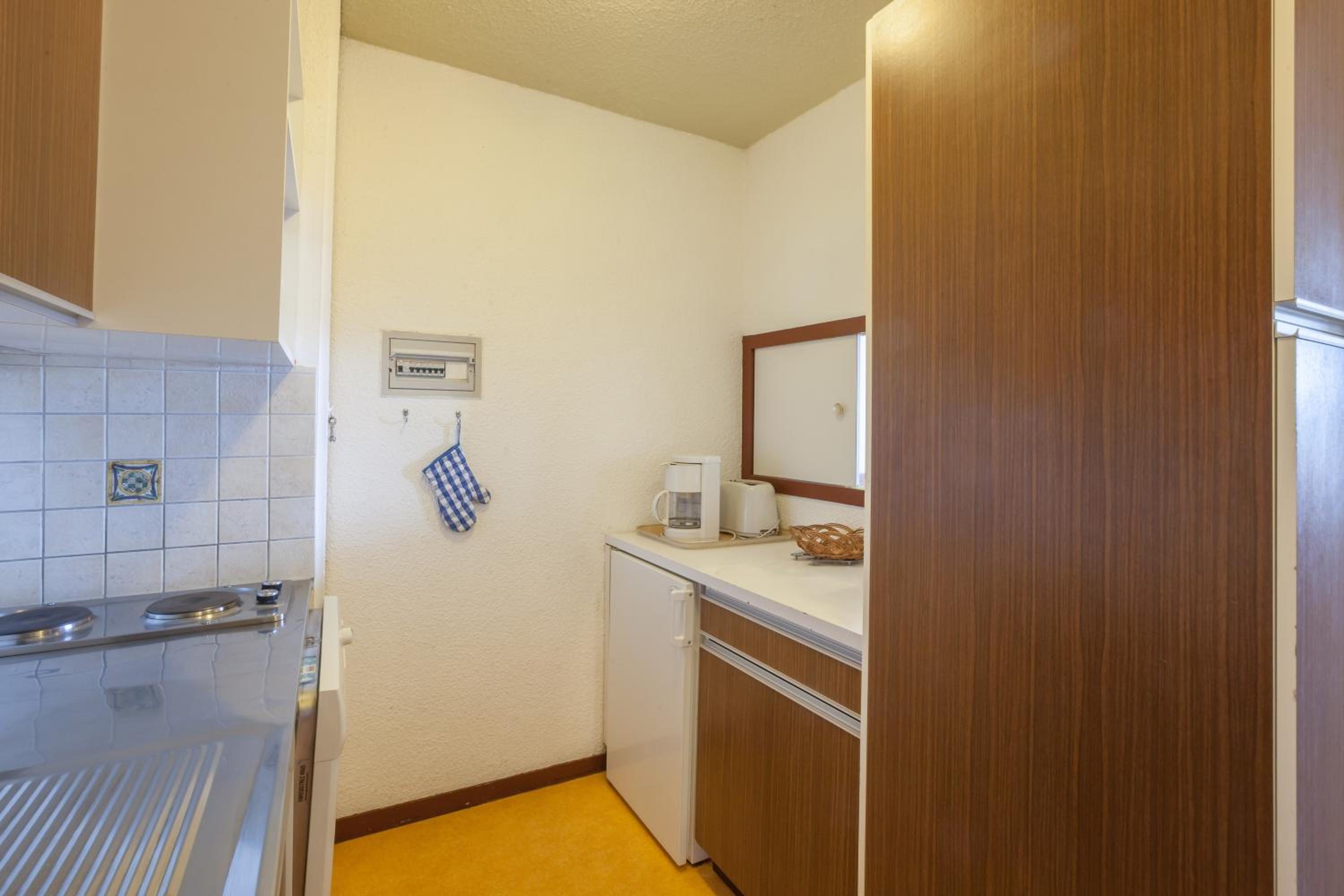 Standard Eco One-Bedroom Apartment (3-5 People) - Saturday photo 2