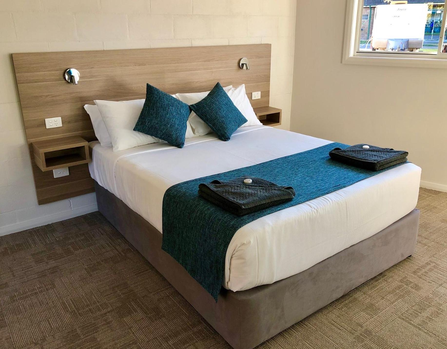 Standard Queen Room