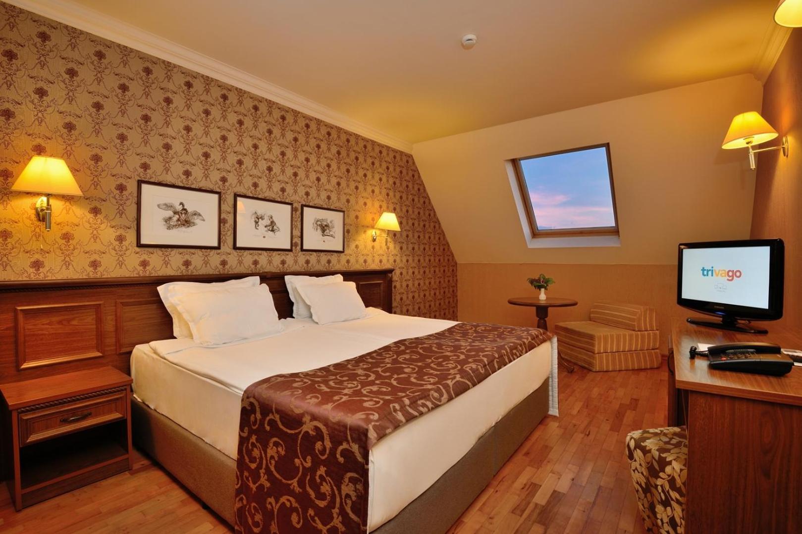 Double Room - Attic without Balcony photo 1