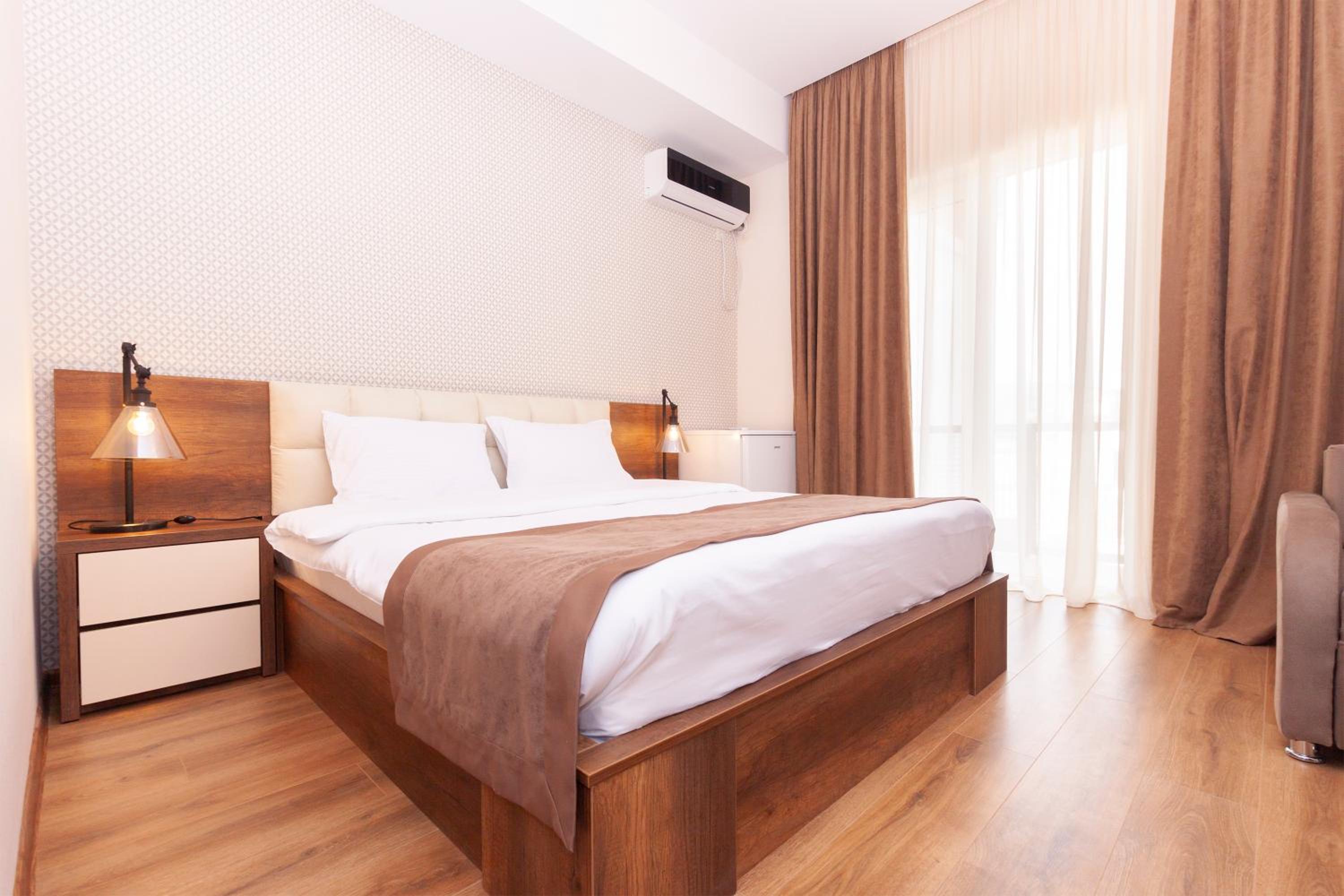 Double Room with Balcony (2 Adults + 1 Child) photo 2