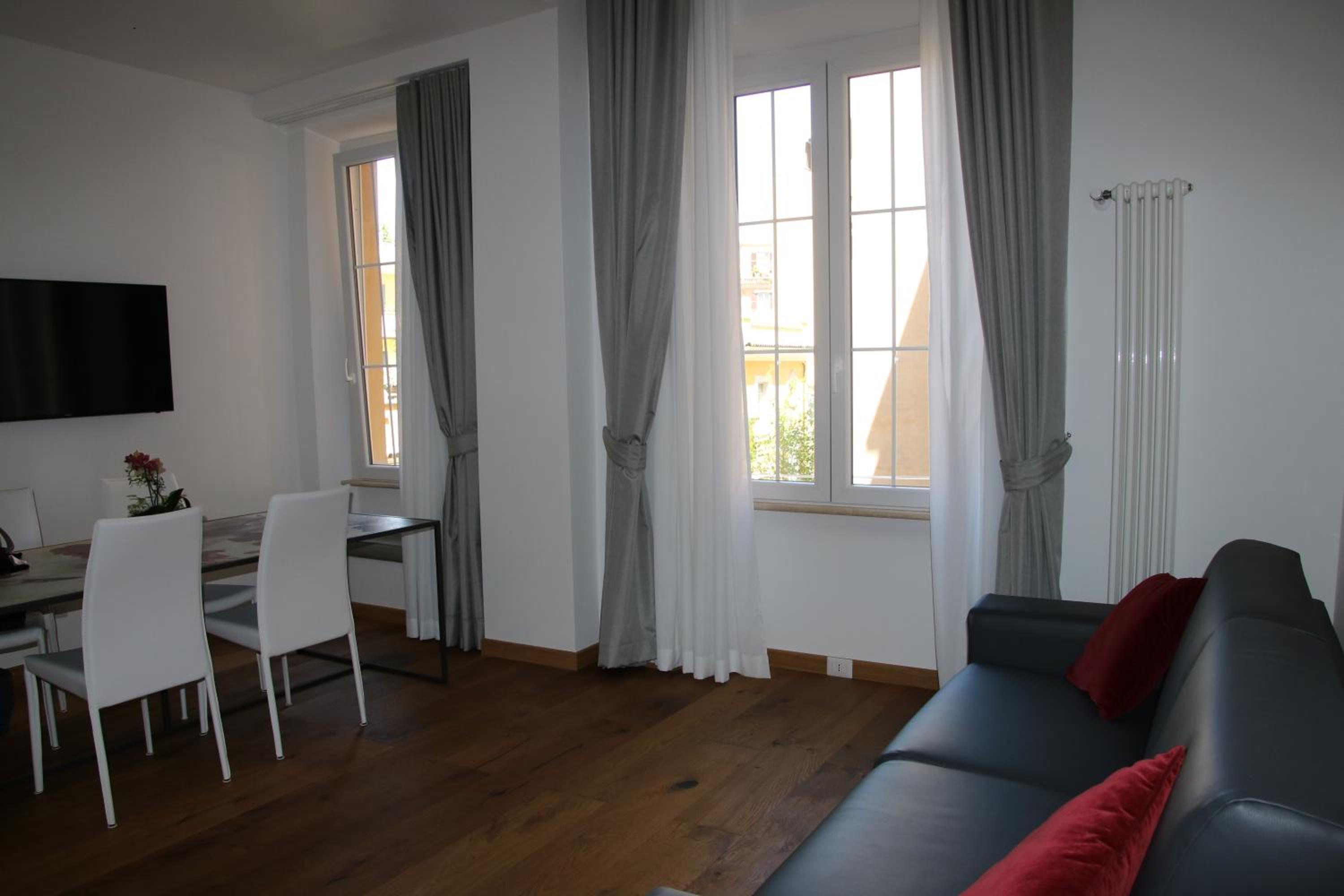 Deluxe Apartment