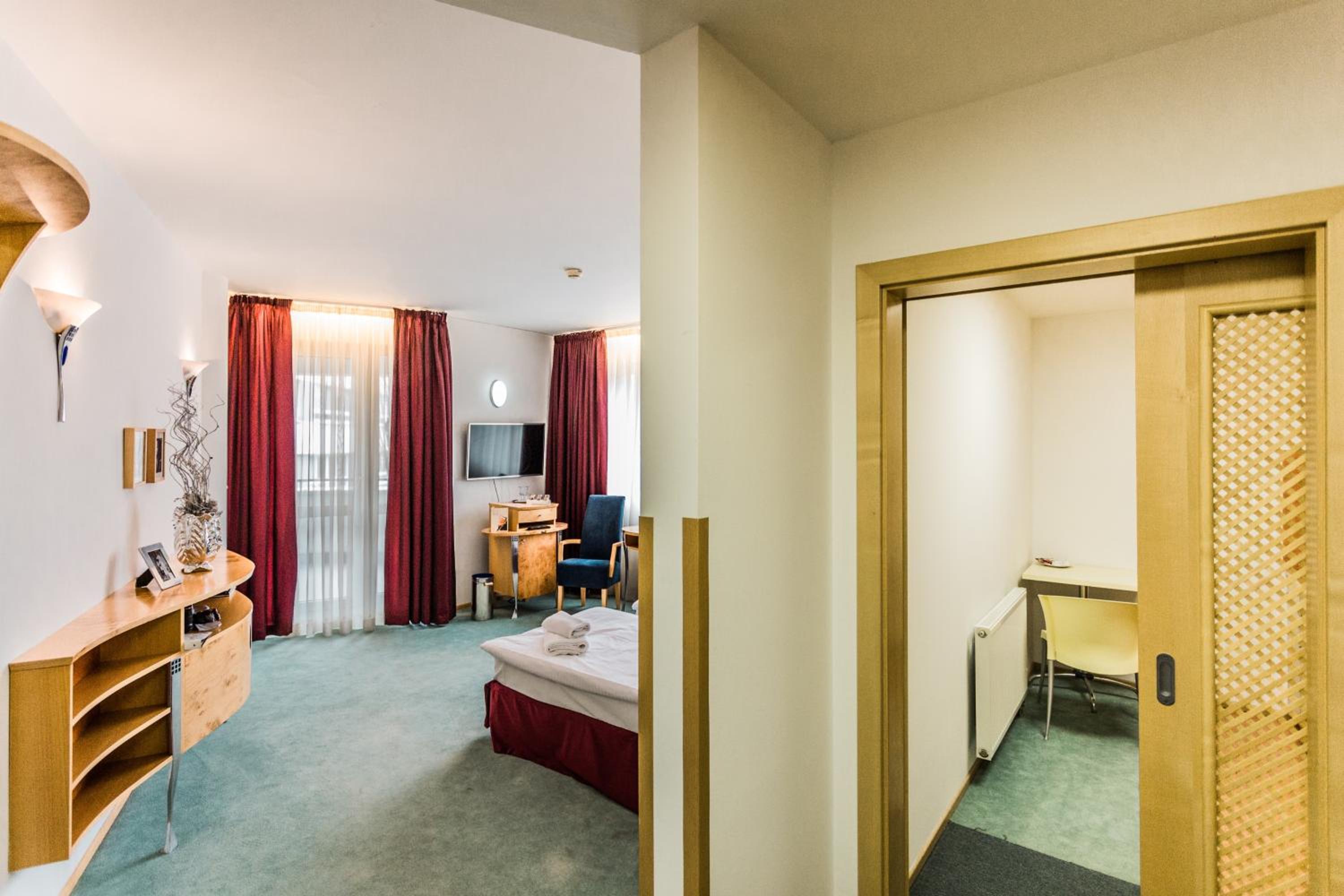 Family Apartment with Terrace photo 3