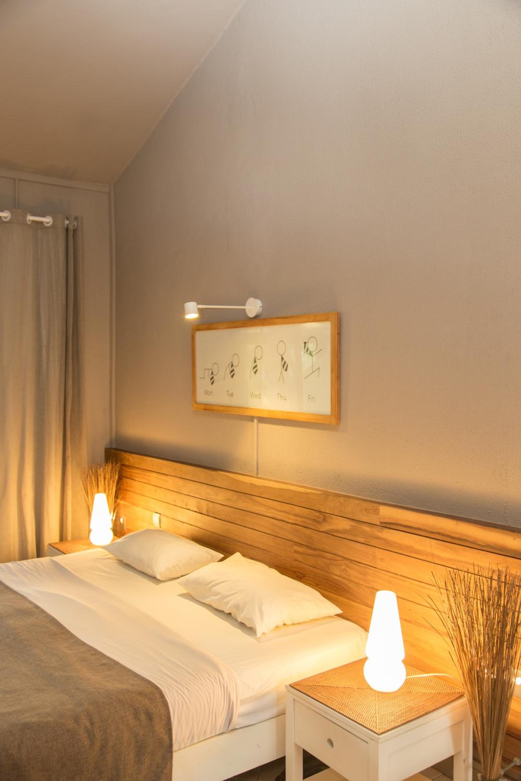 Standard Double Room - Photo 2