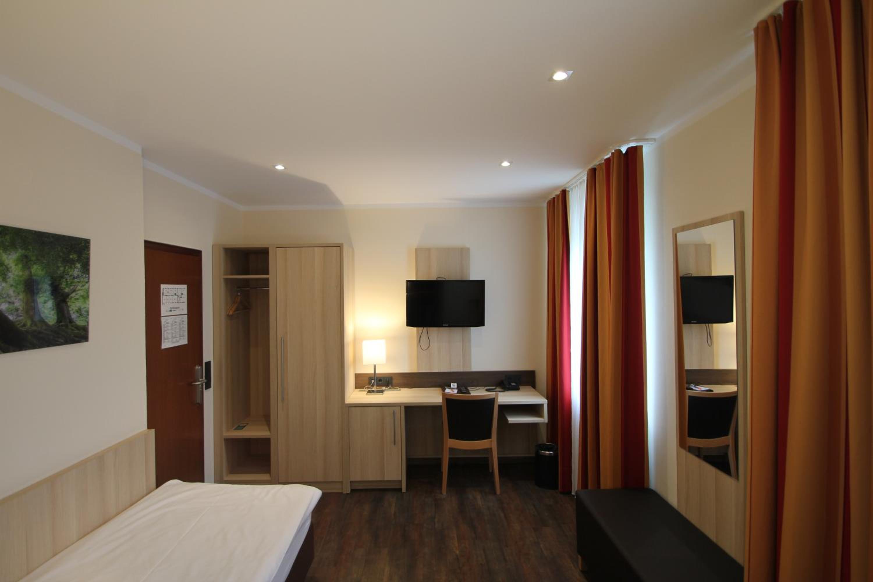Single Room photo 1