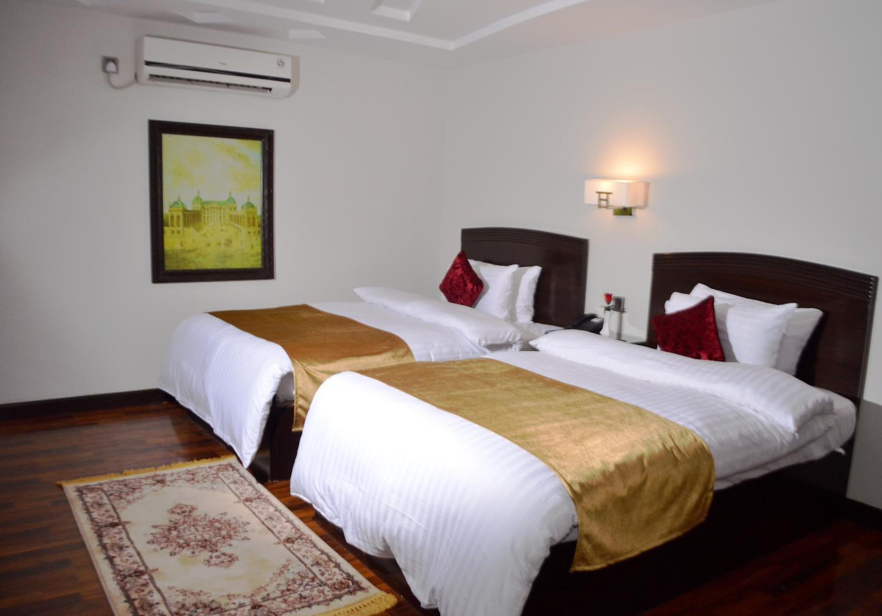 Deluxe Twin Room photo 1