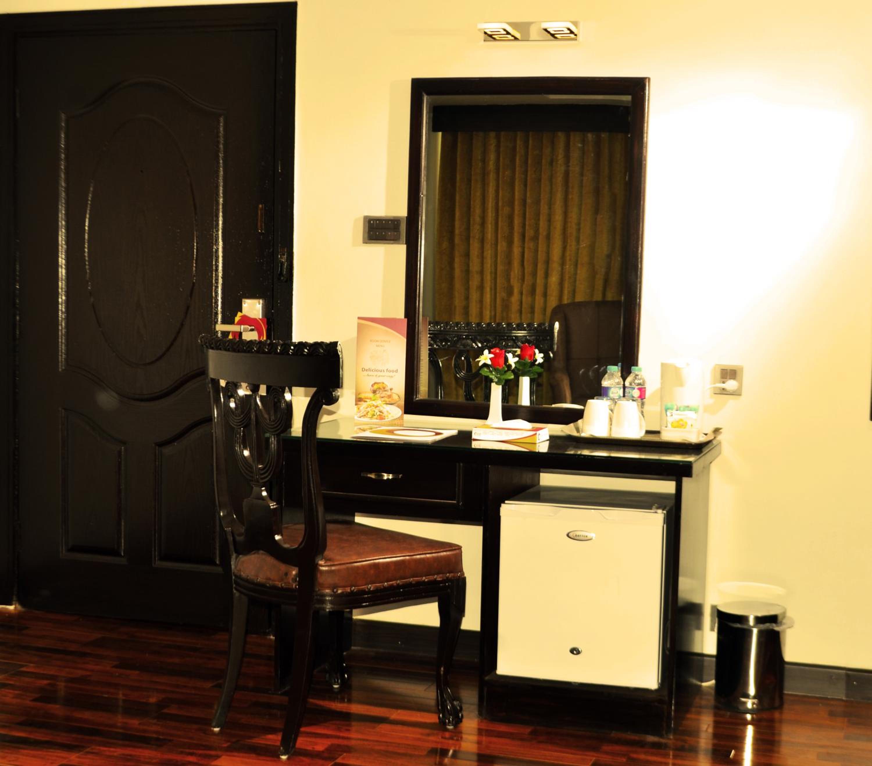 Deluxe King Room photo 3